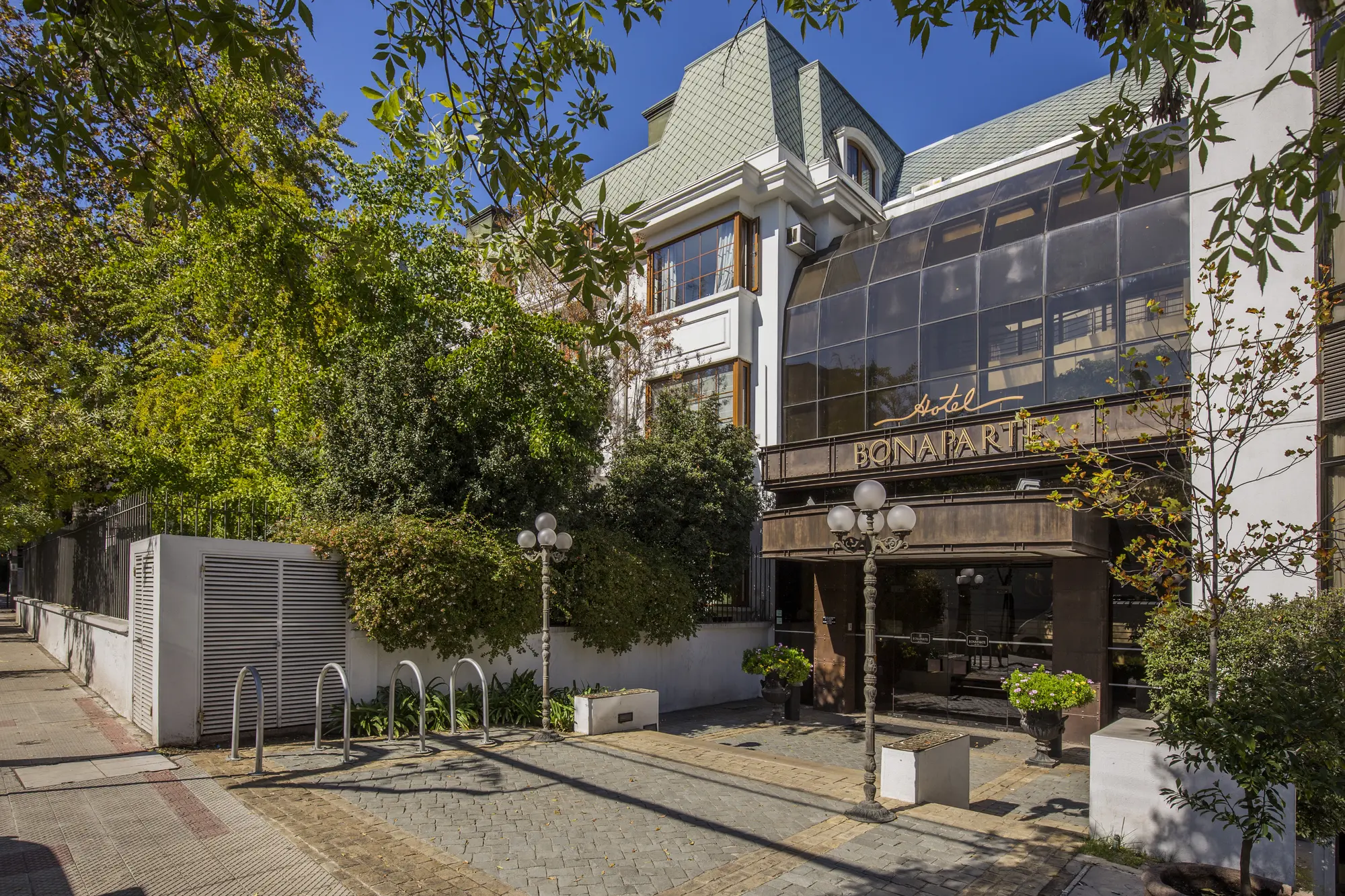 Park Plaza Bonaparte, General view