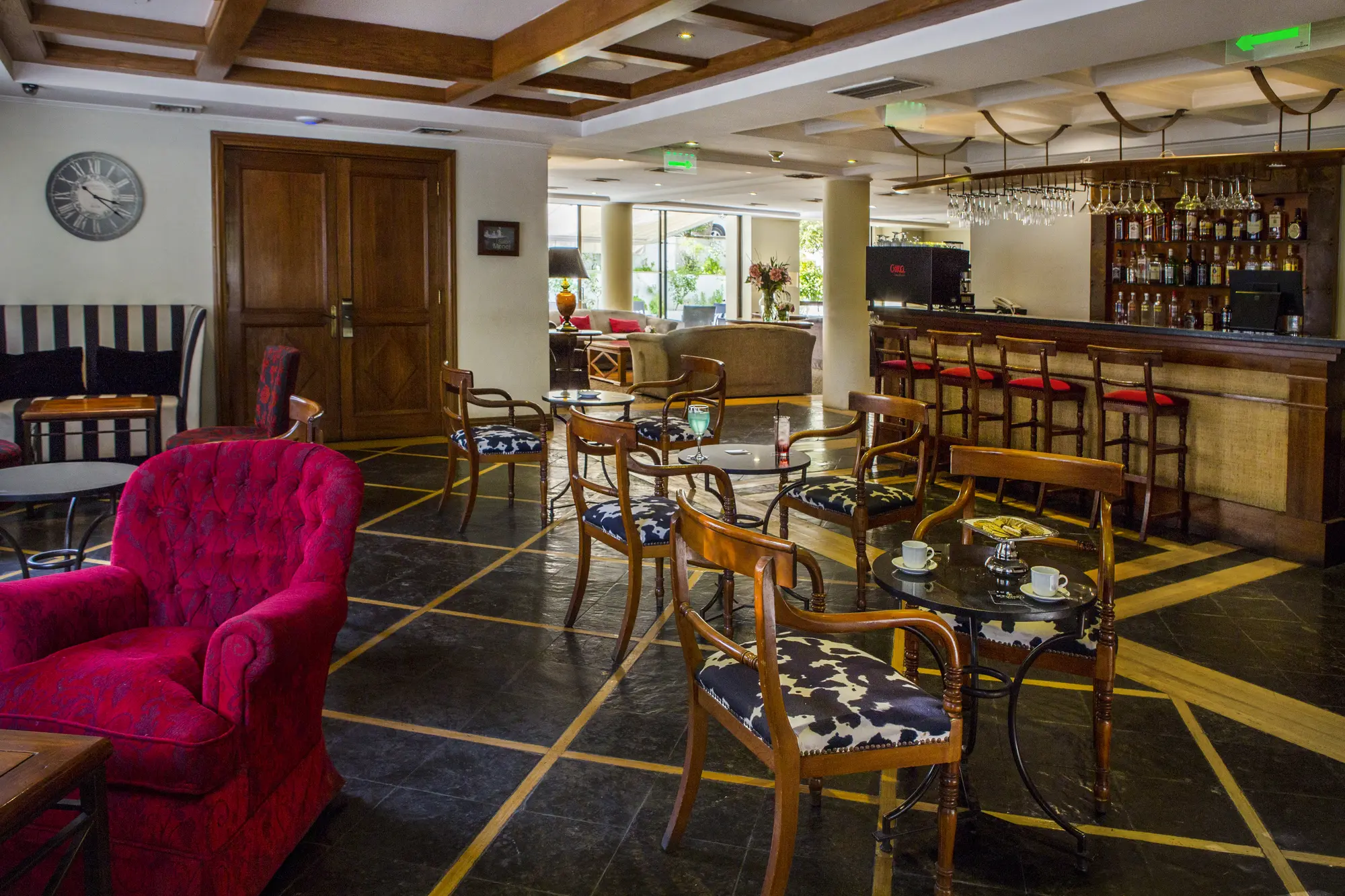Park Plaza Bonaparte, Bar