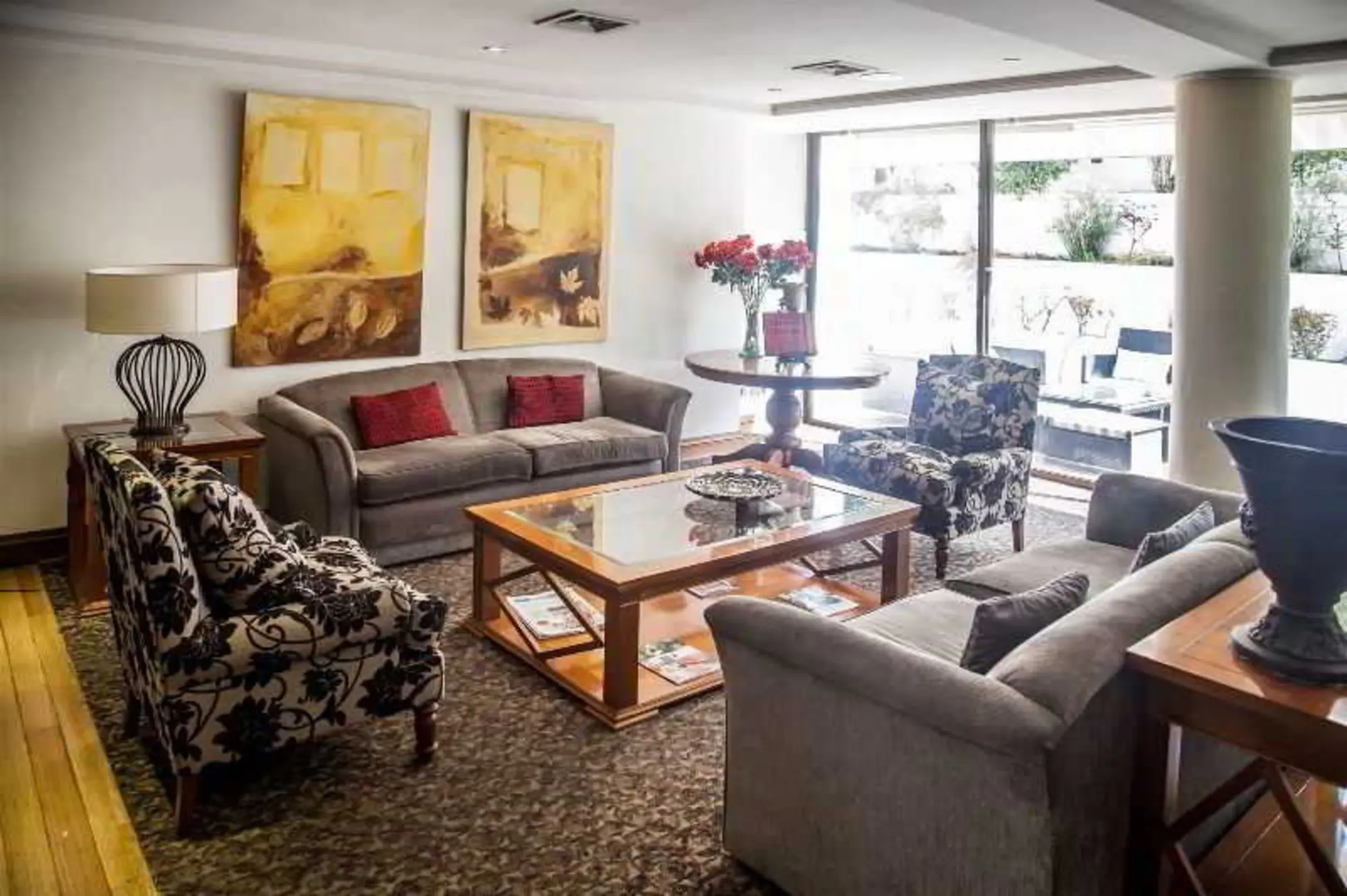 Park Plaza Bonaparte, Lobby