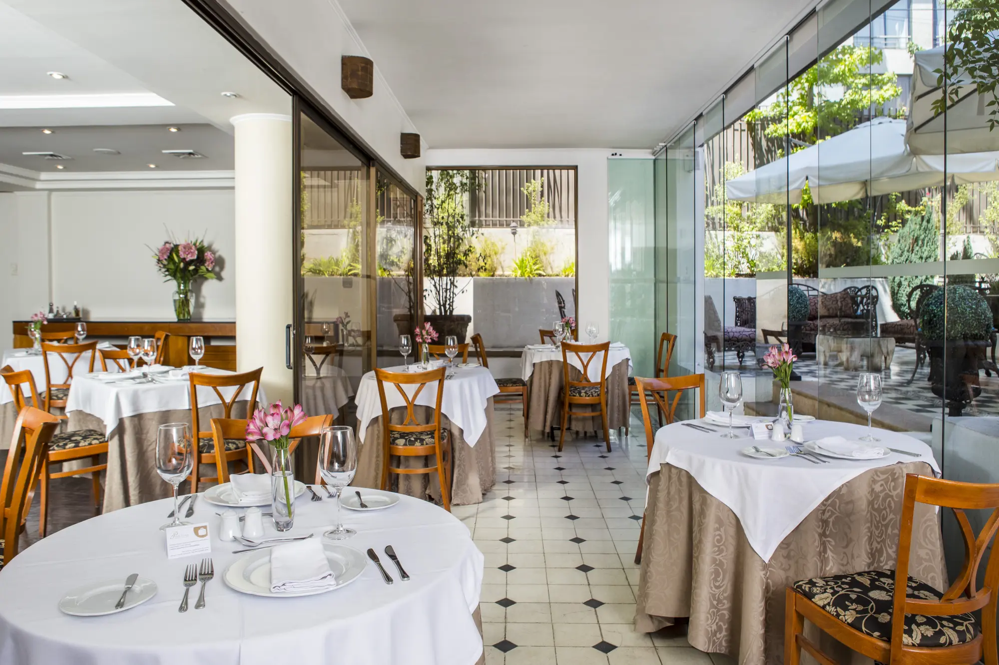 Park Plaza Bonaparte, Restaurant