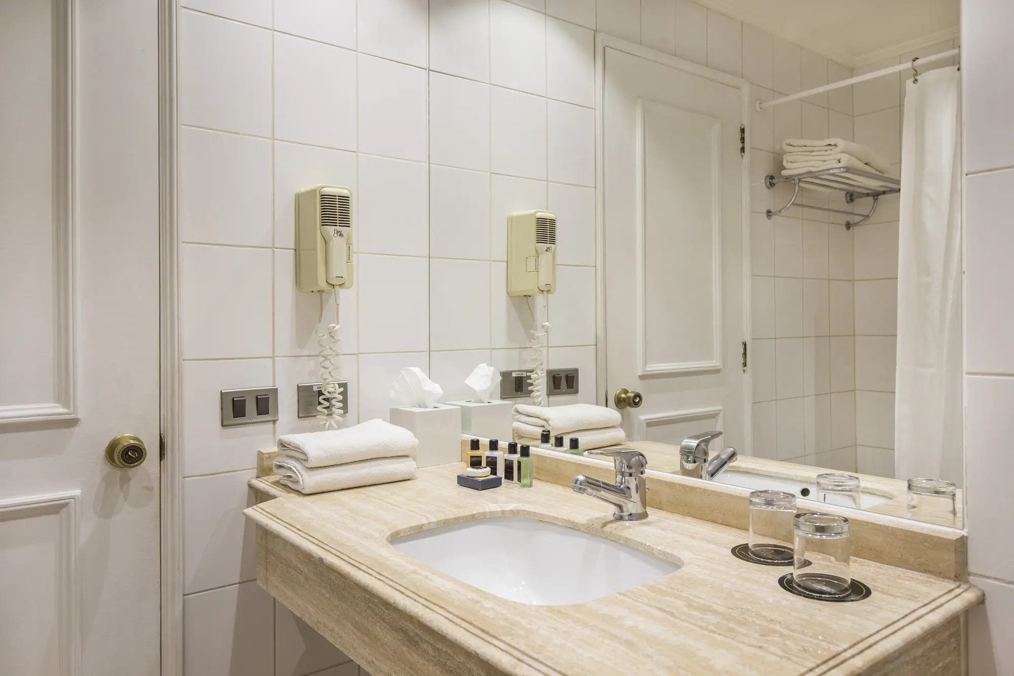 Park Plaza Bonaparte, Room
