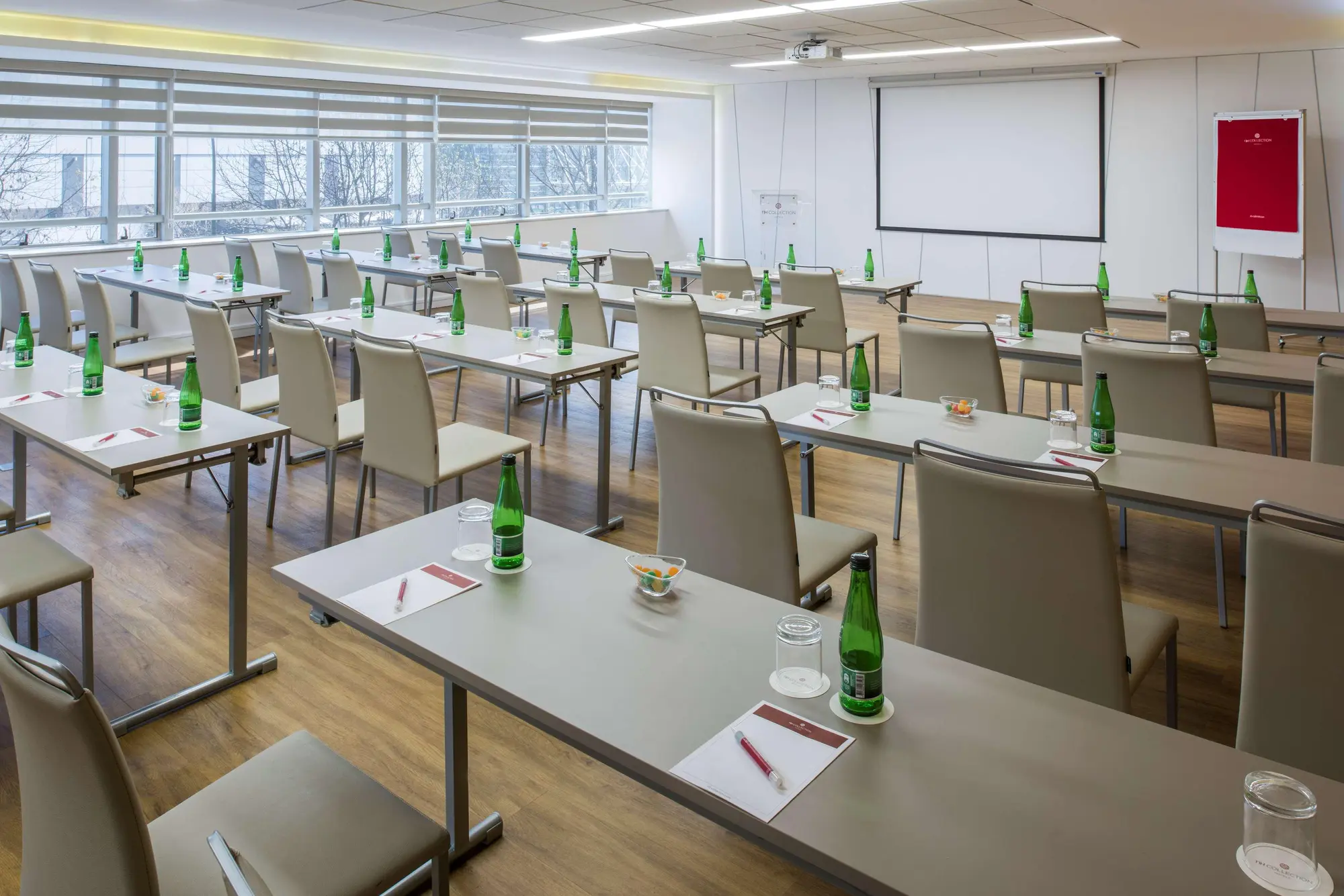 NH Collection Plaza Santiago, Conferences