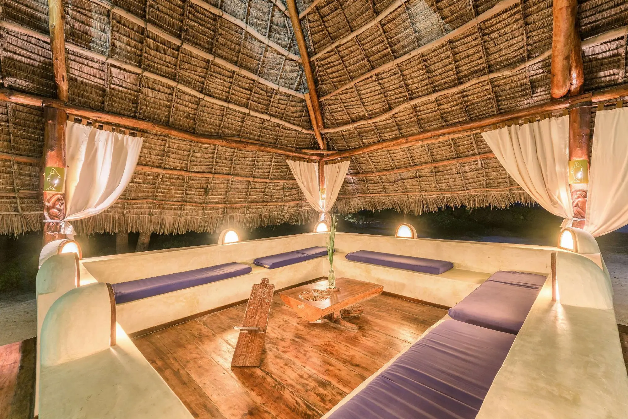 Hakuna Majiwe Beach Resort, Restaurant