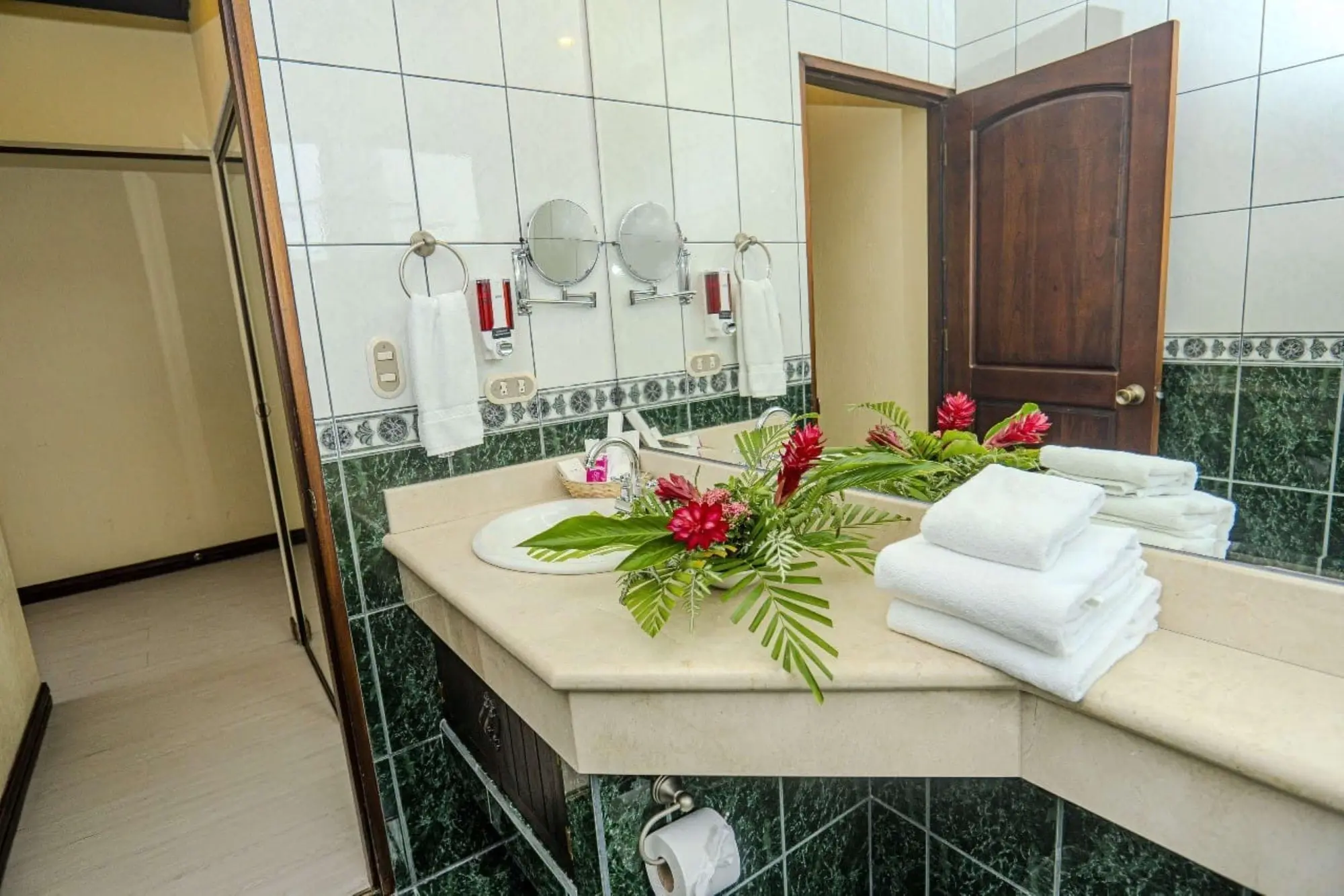 Best Western Hotel & Casino Kamuk, Room