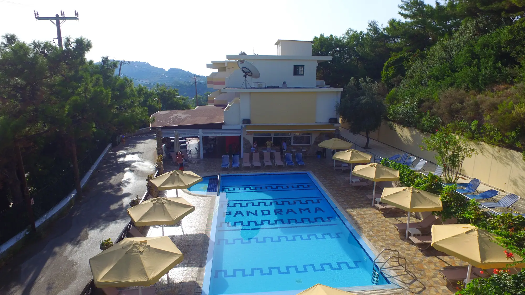 Panorama Studios, Pool
