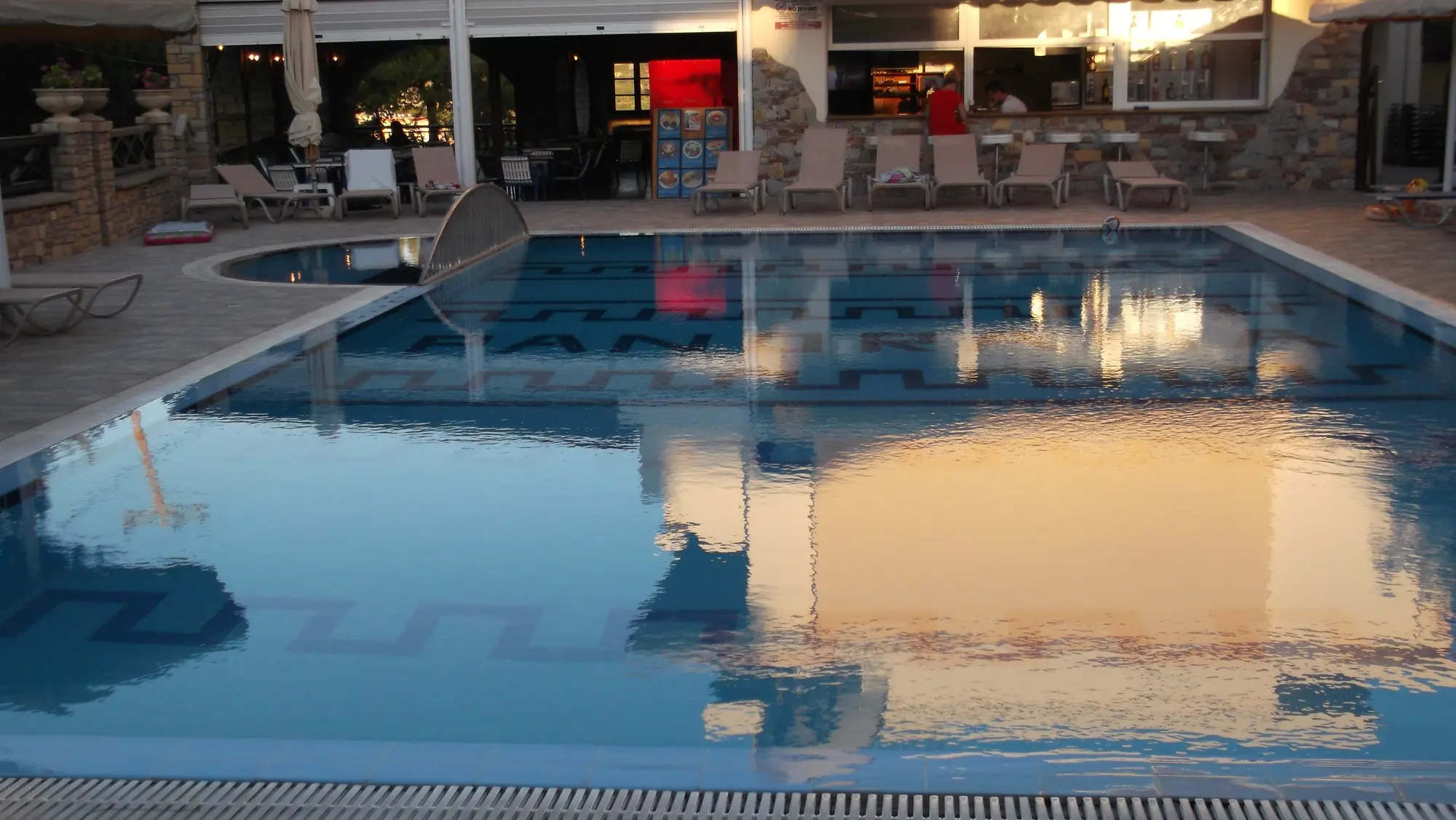 Panorama Studios, Pool