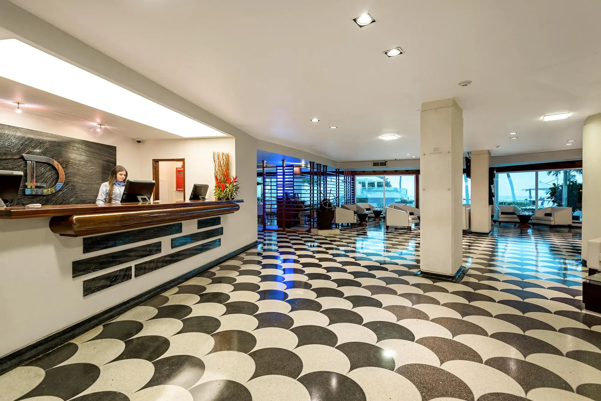Dann Cartagena, Lobby