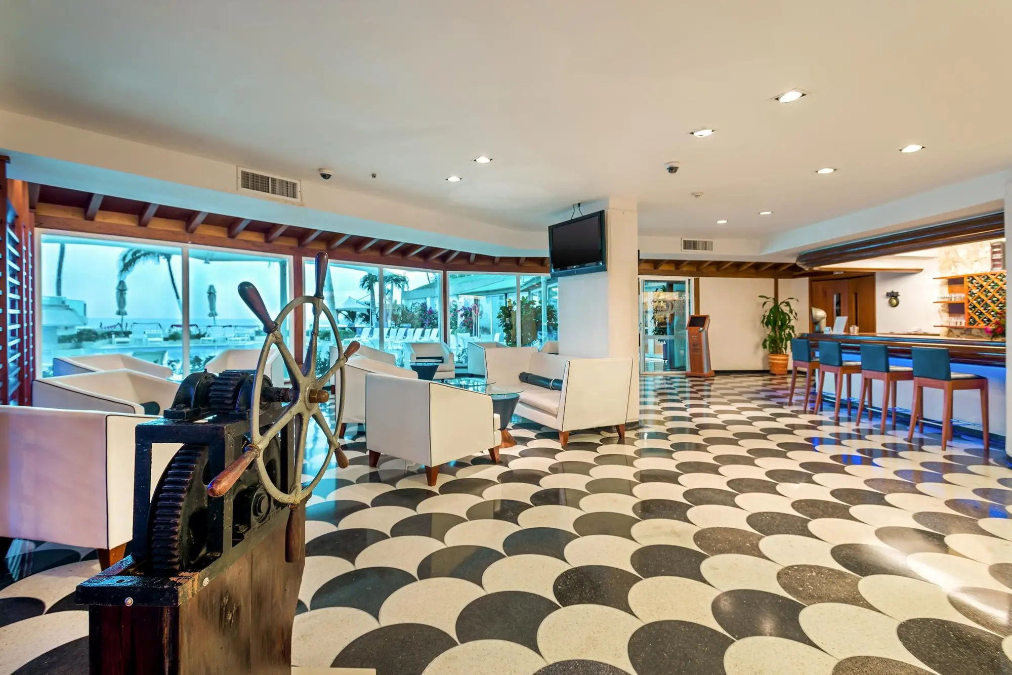 Dann Cartagena, Lobby