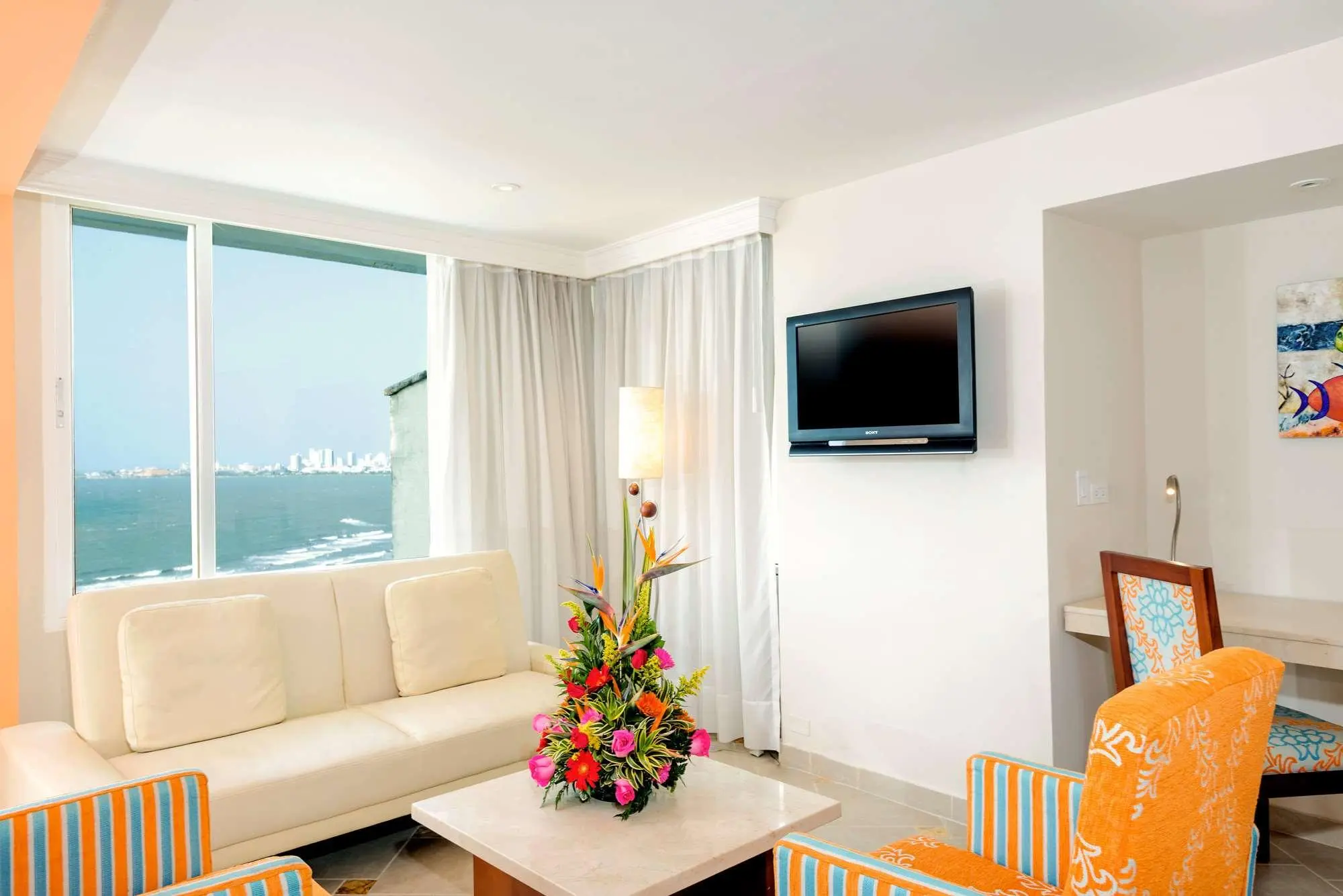 Dann Cartagena, Lobby