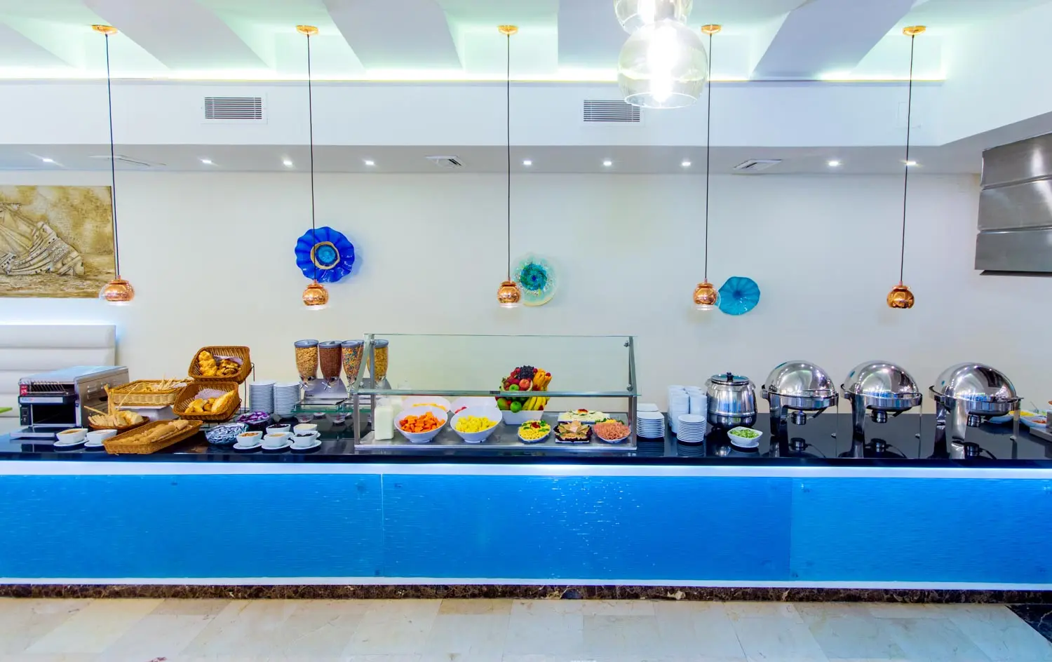 Dann Cartagena, Restaurant