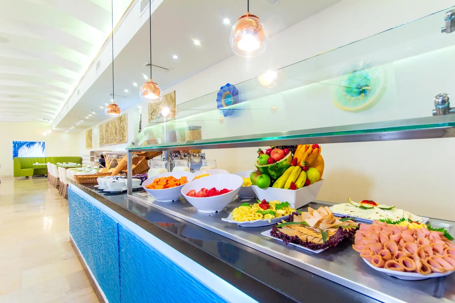 Dann Cartagena, Restaurant