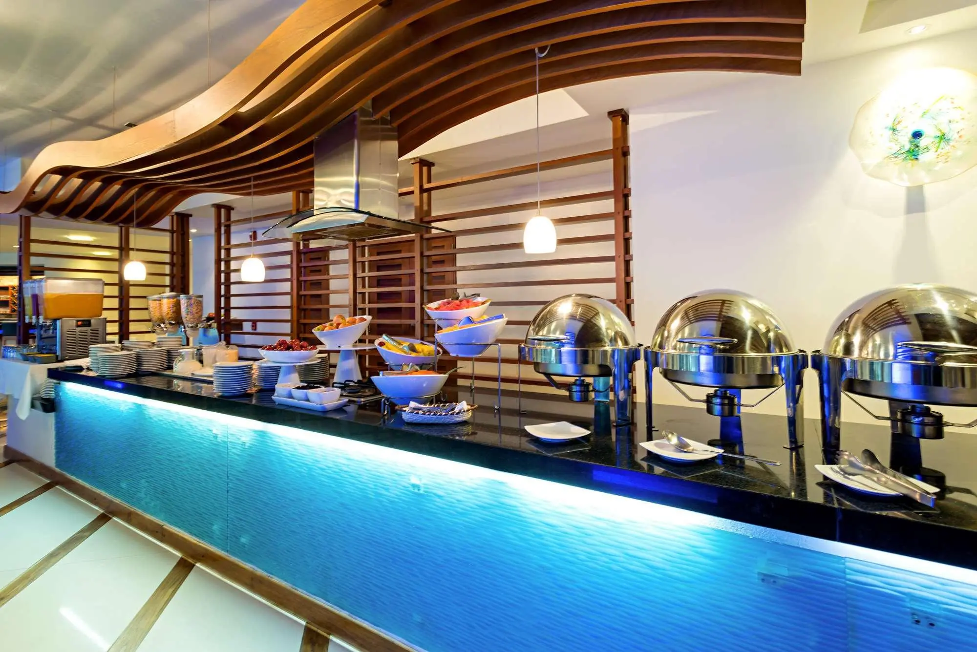 Dann Cartagena, Restaurant