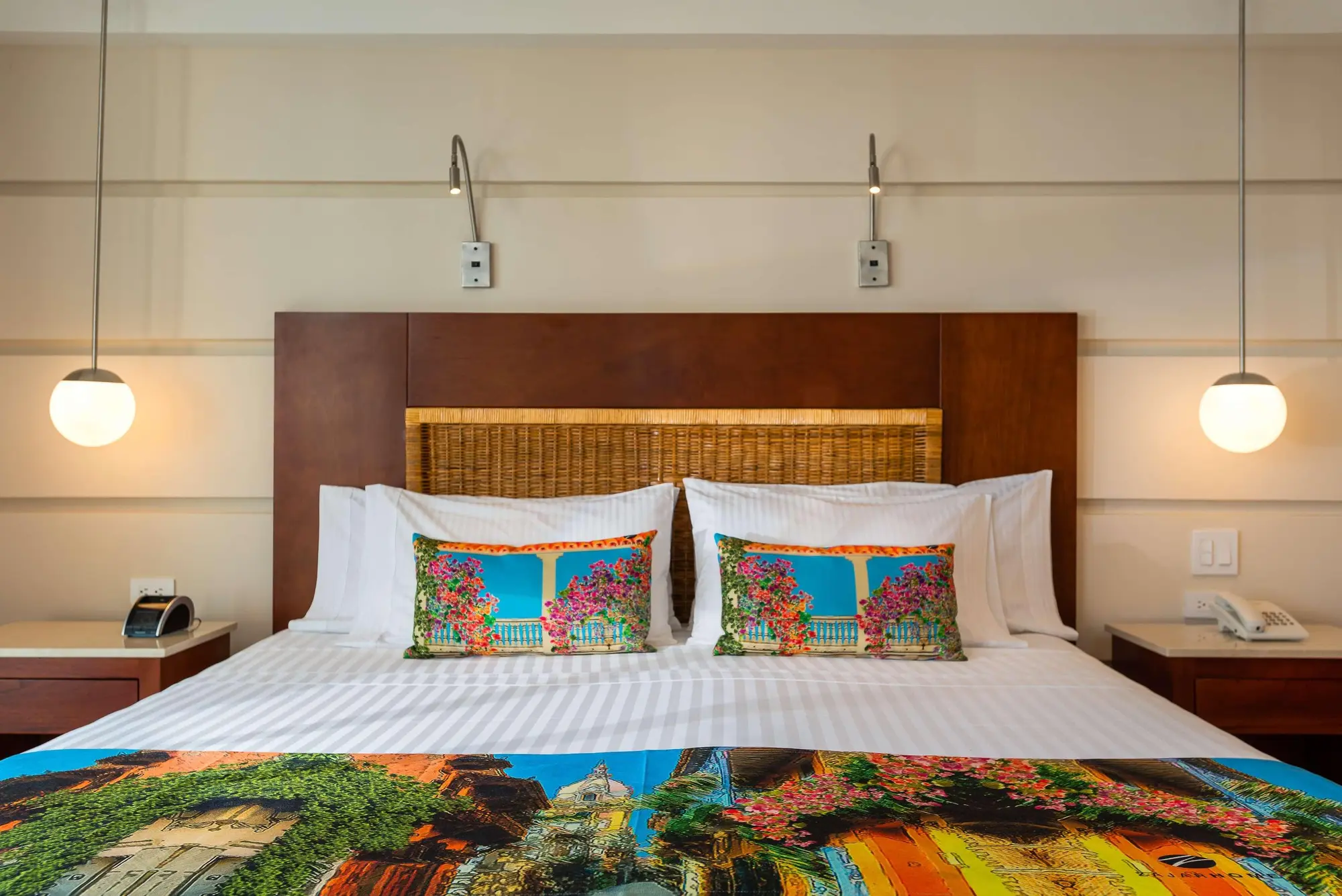 Dann Cartagena, Room