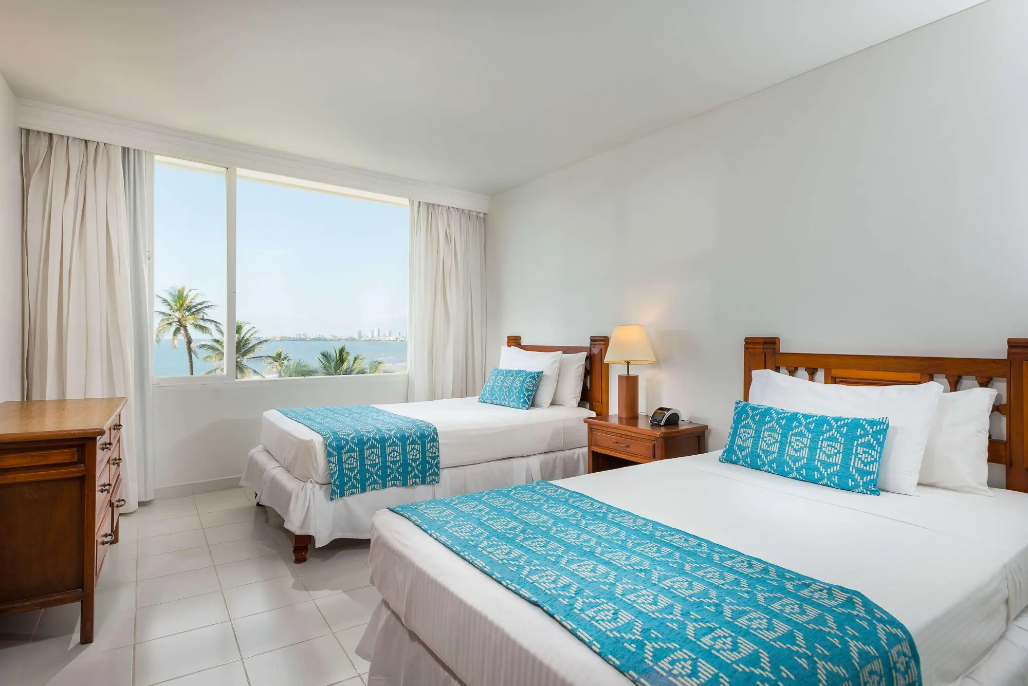 Dann Cartagena, Room