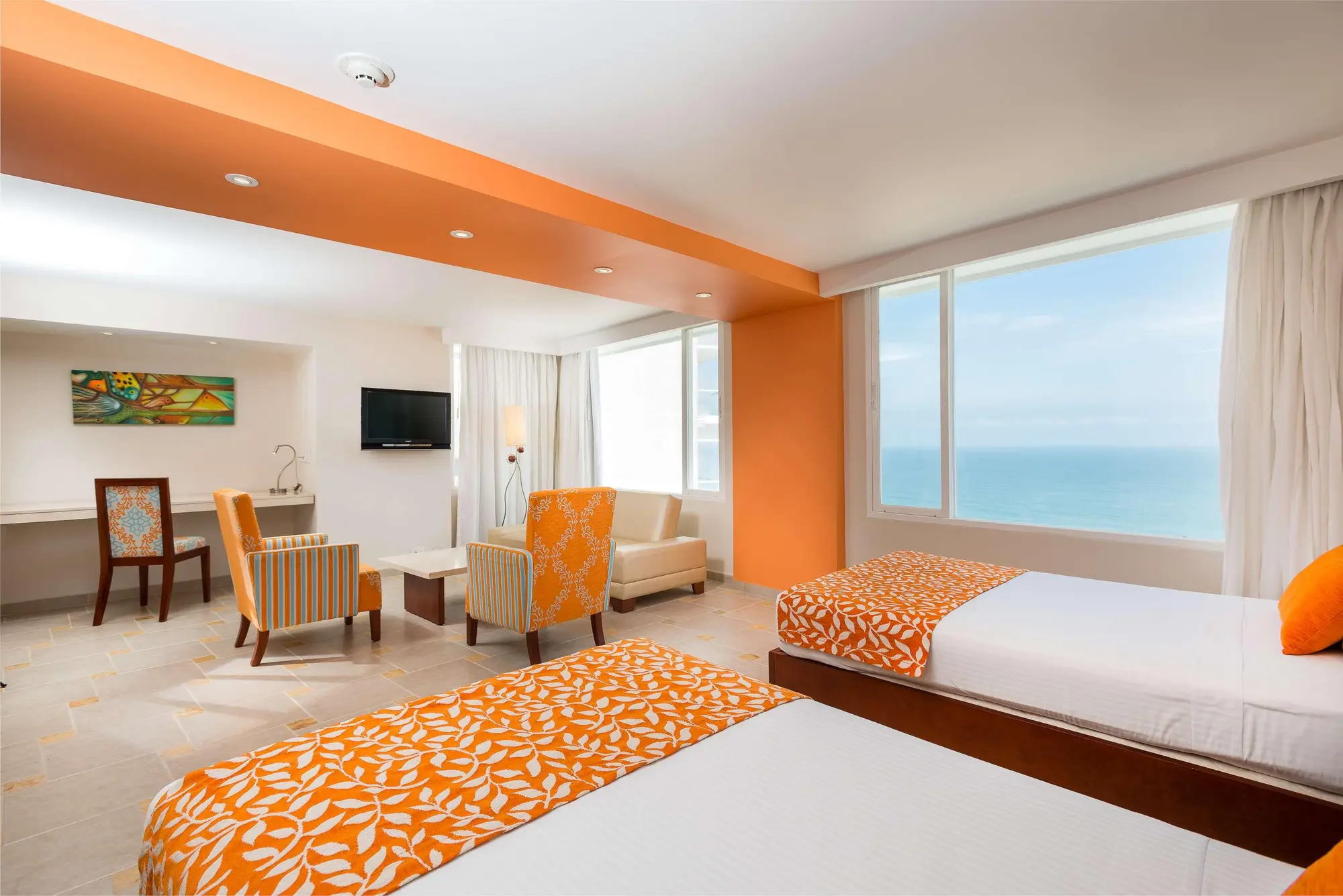 Dann Cartagena, Room