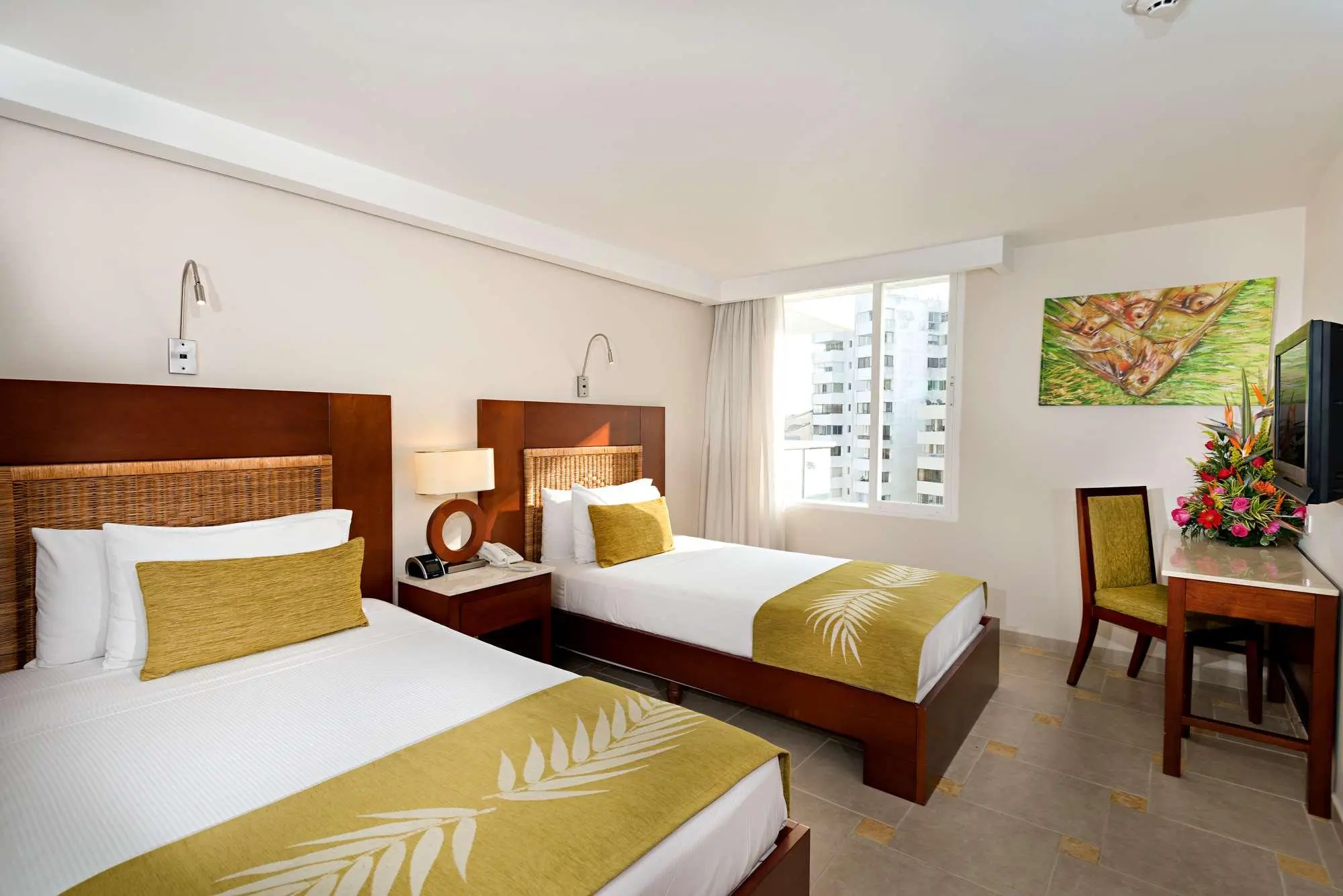 Dann Cartagena, Room