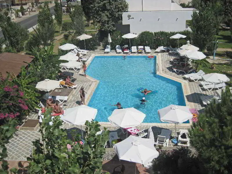 Belmare, Pool