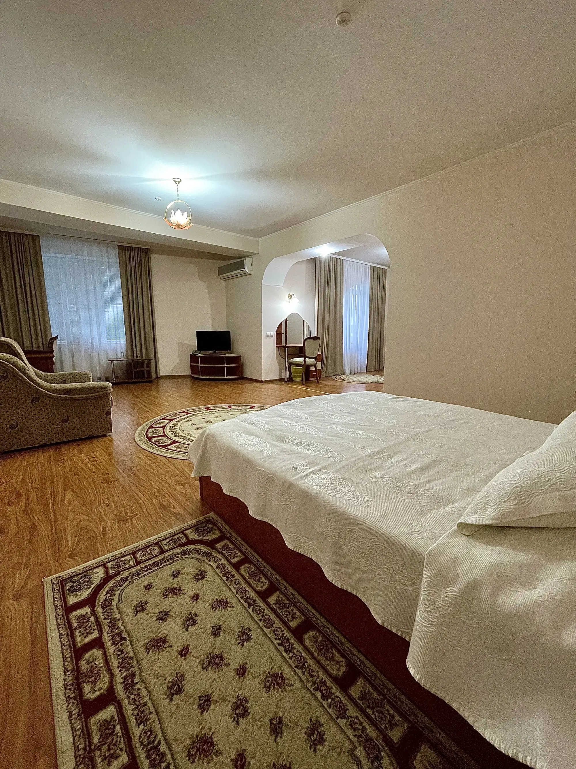 Villa Arus, Room