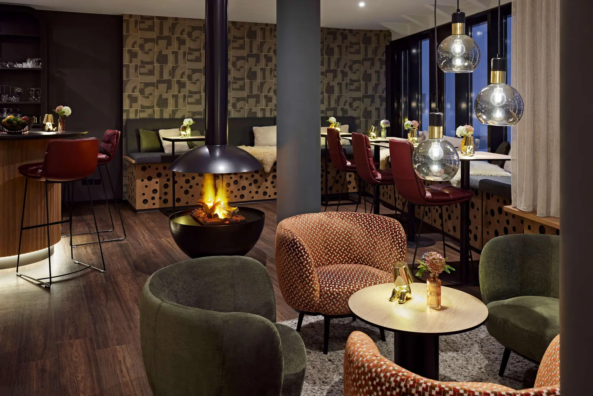 Dorint Blüemlisalp, Bar