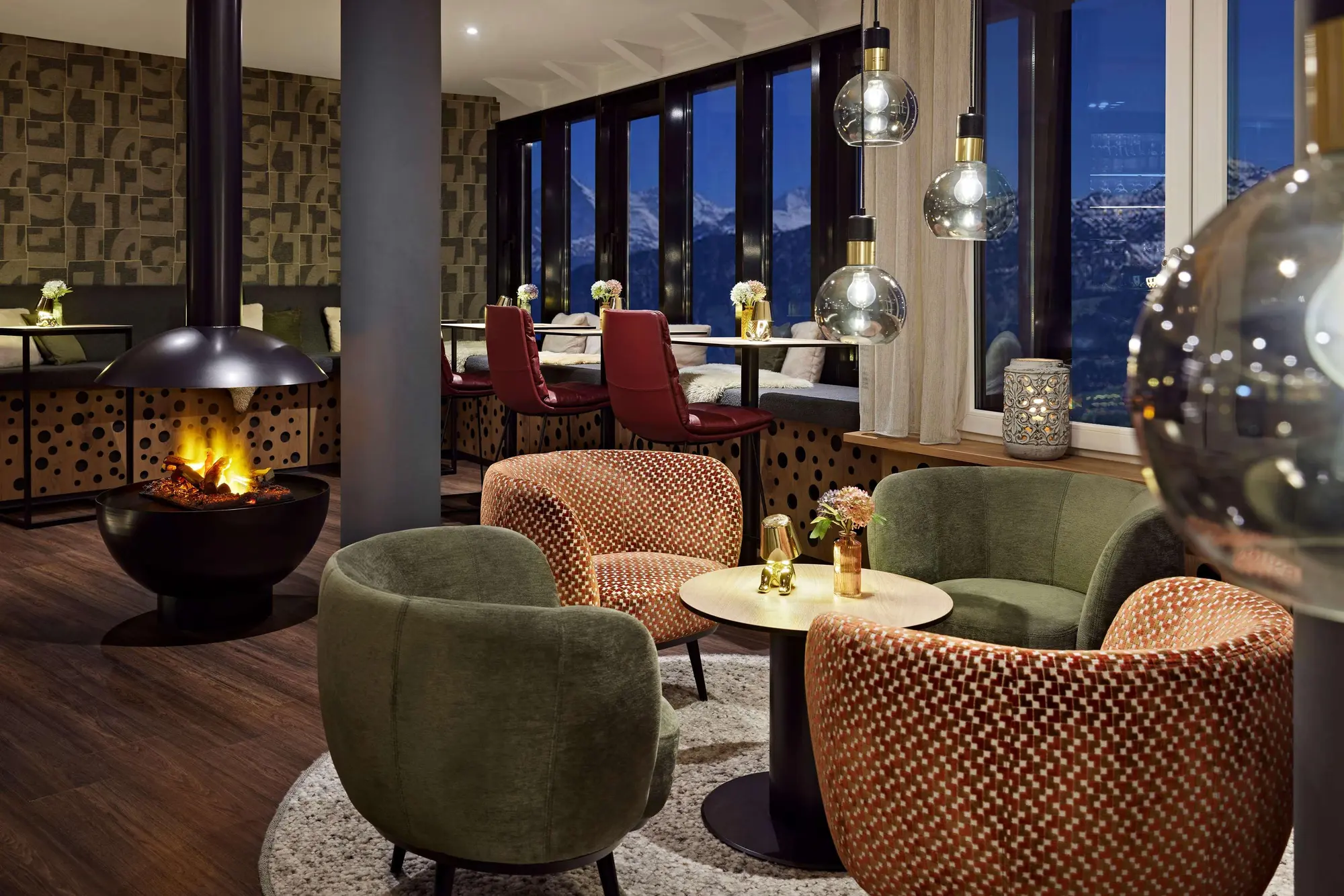 Dorint Blüemlisalp, Bar