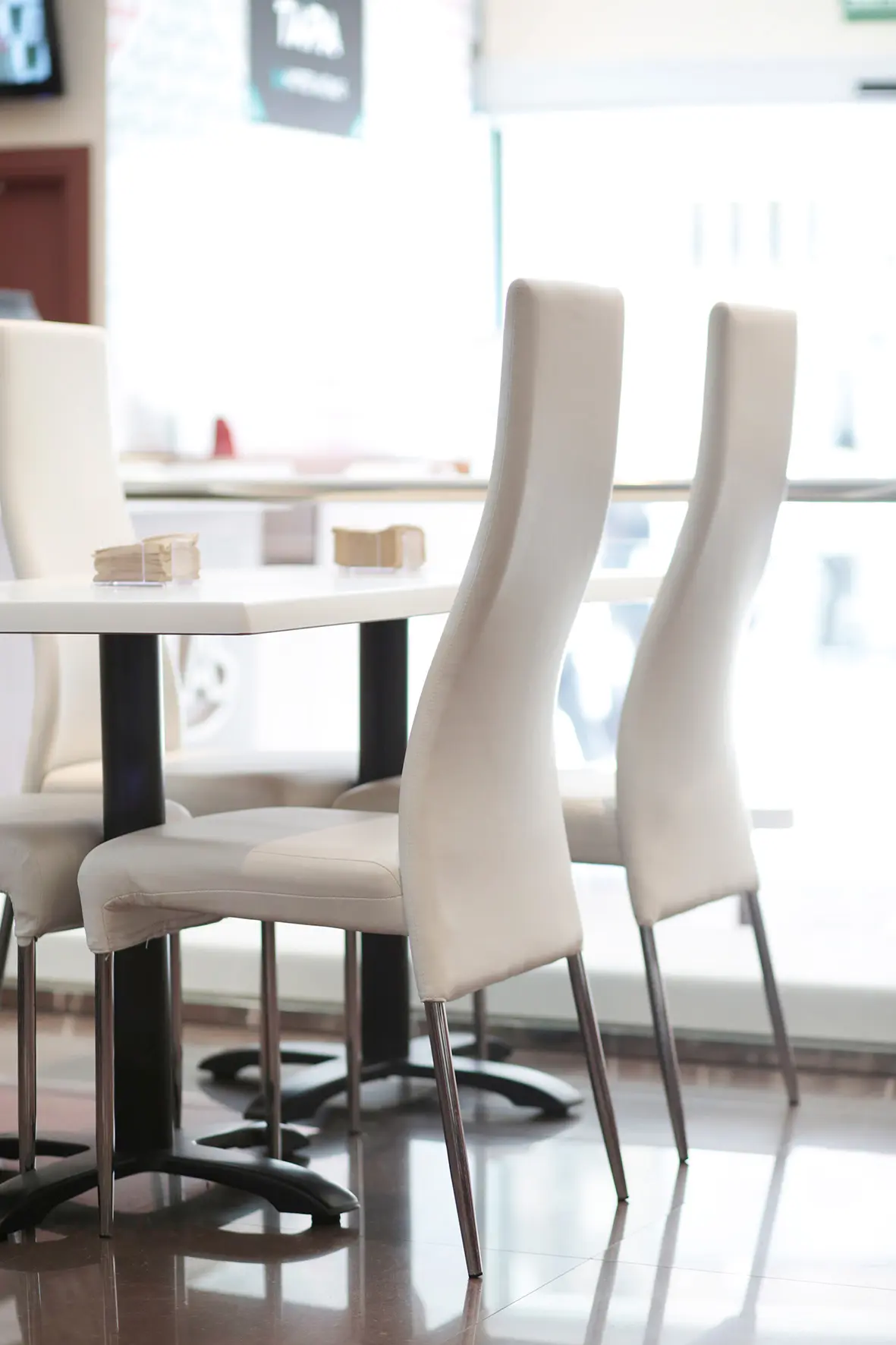 Twenty By Pillow, Restaurant