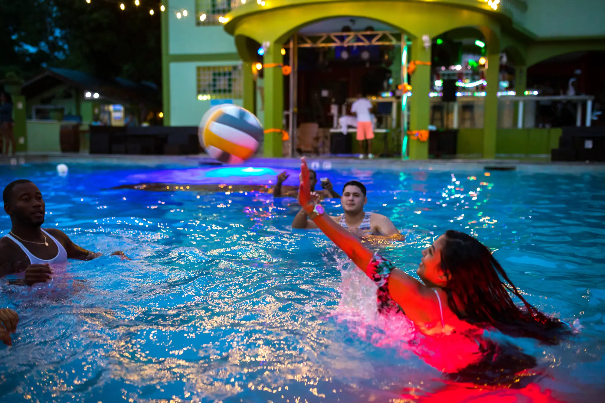Midas Belize, Pool