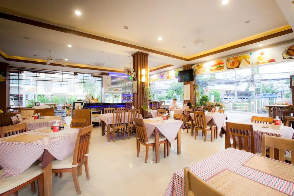 MVC Patong House, Restaurant