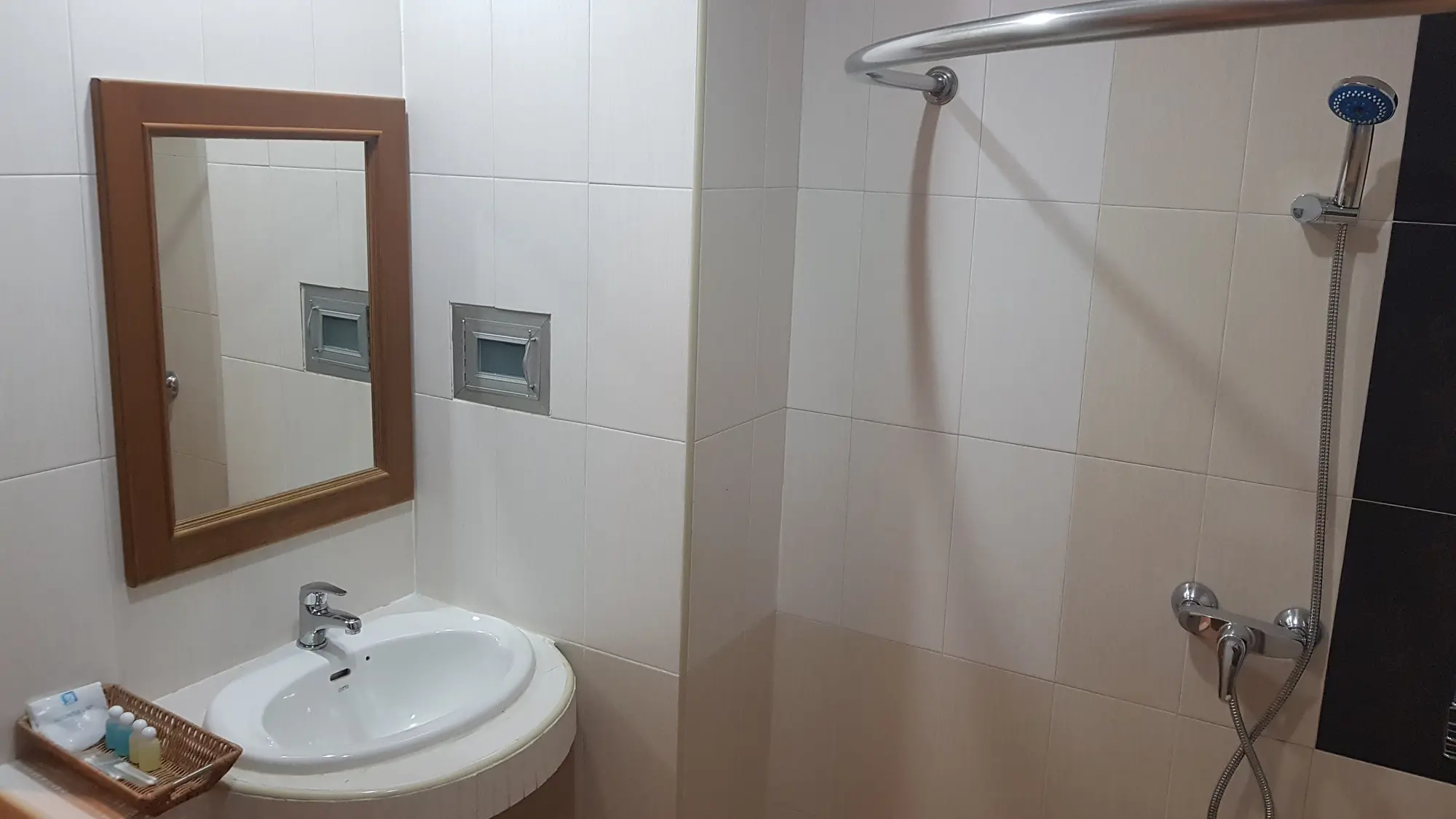 MVC Patong House, Room