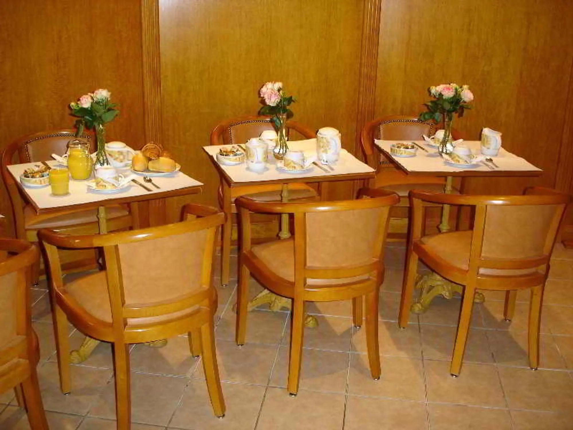 Berkeley Hotel, Restaurant