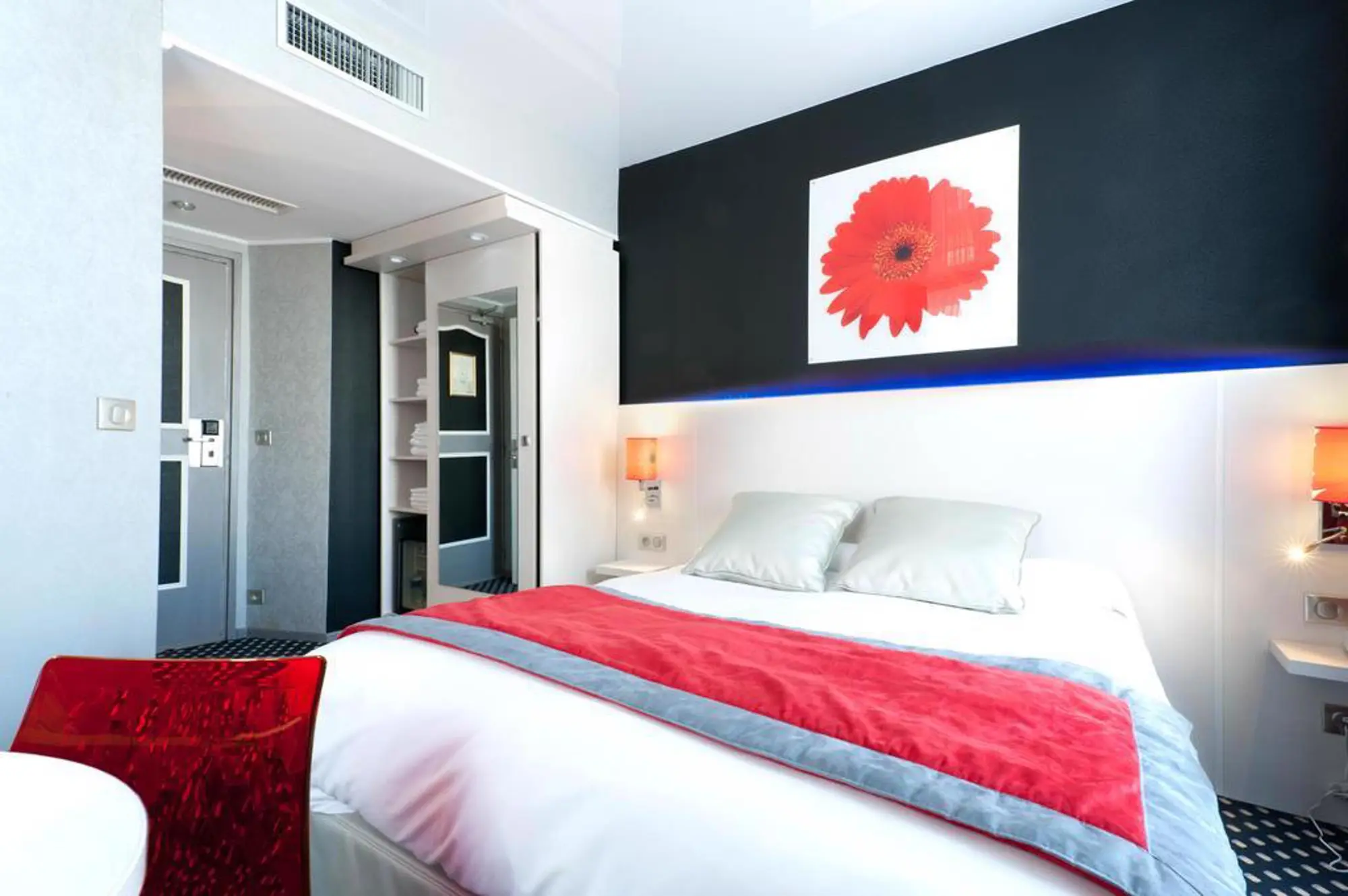 Berkeley Hotel, Room
