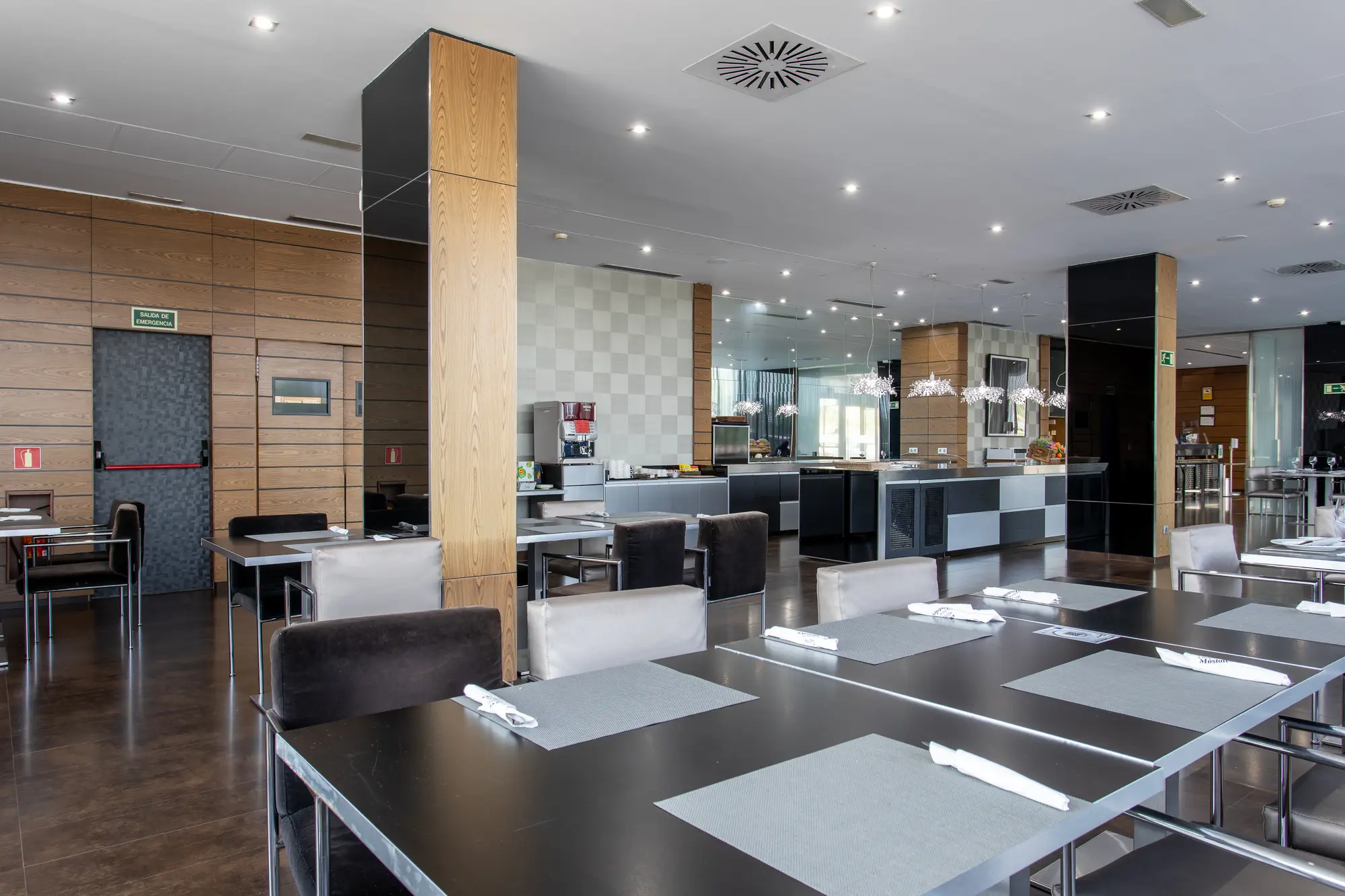 Ciudad de Mostoles, Restaurant