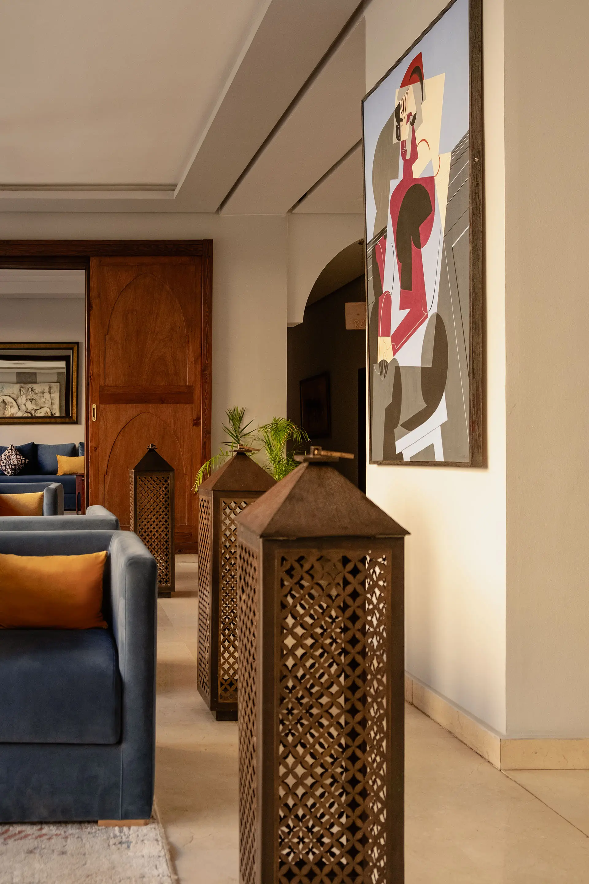 Red Hotel, Lobby