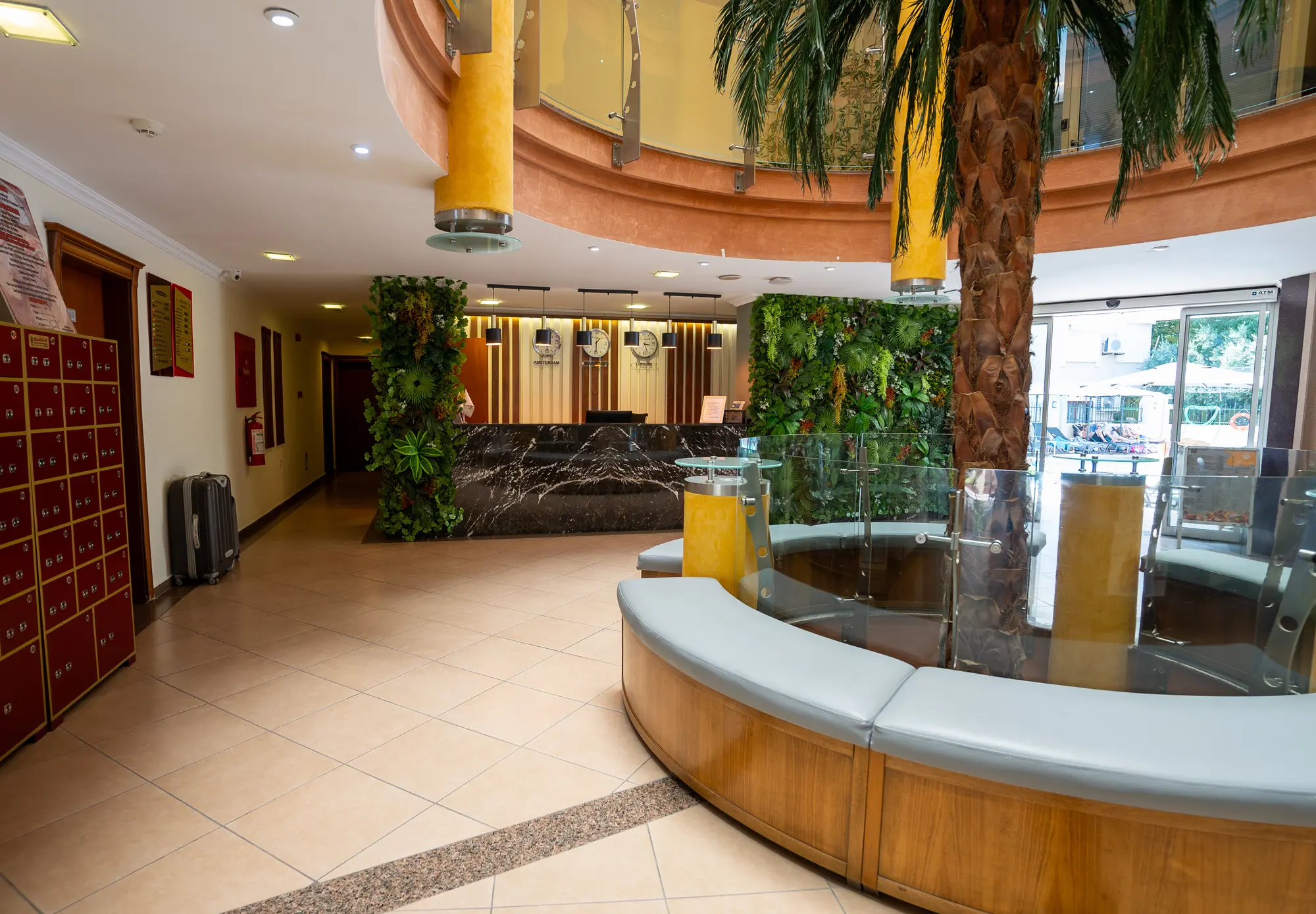 Club Karakas Apart, Lobby