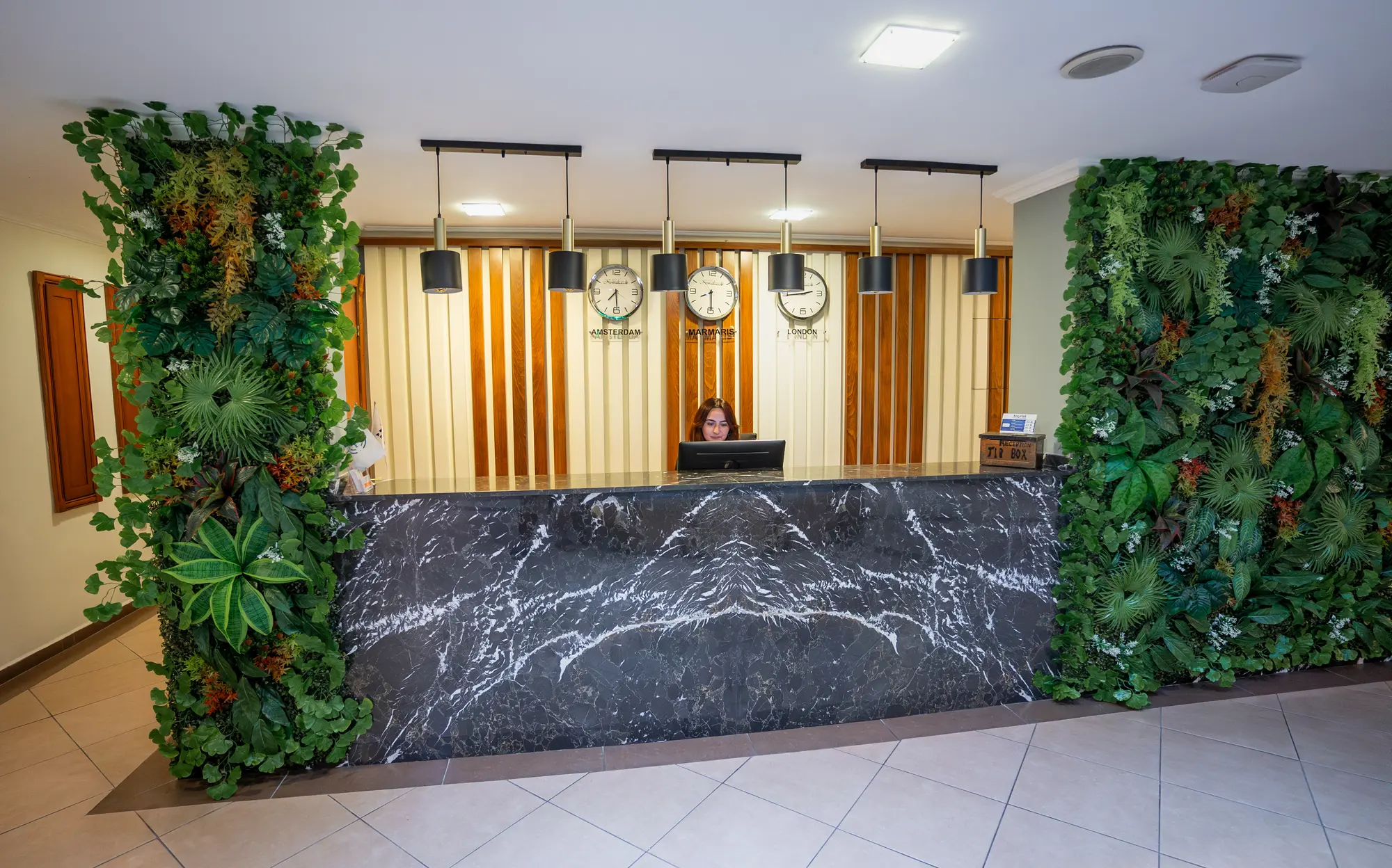 Club Karakas Apart, Lobby