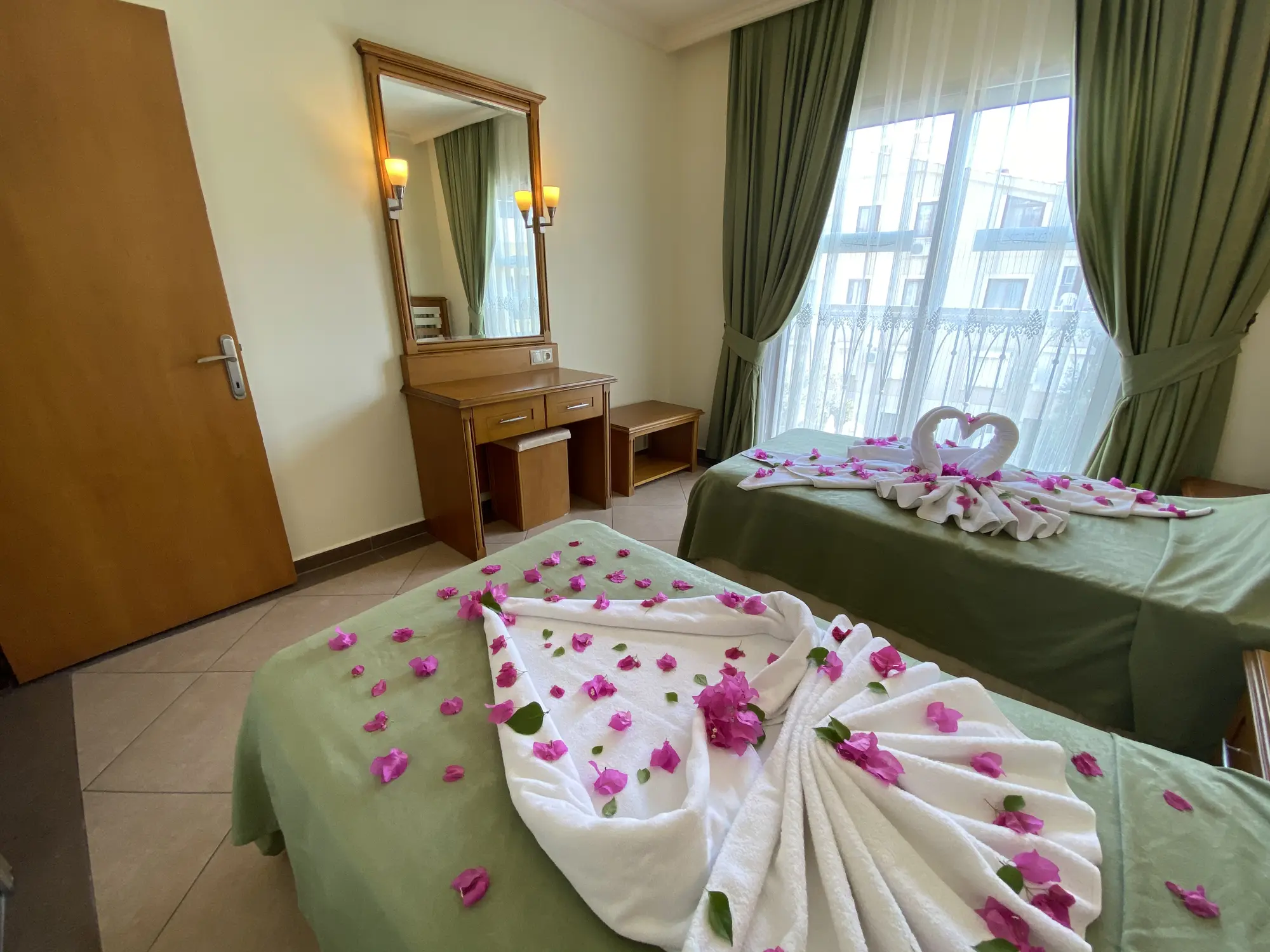 Club Karakas Apart, Room