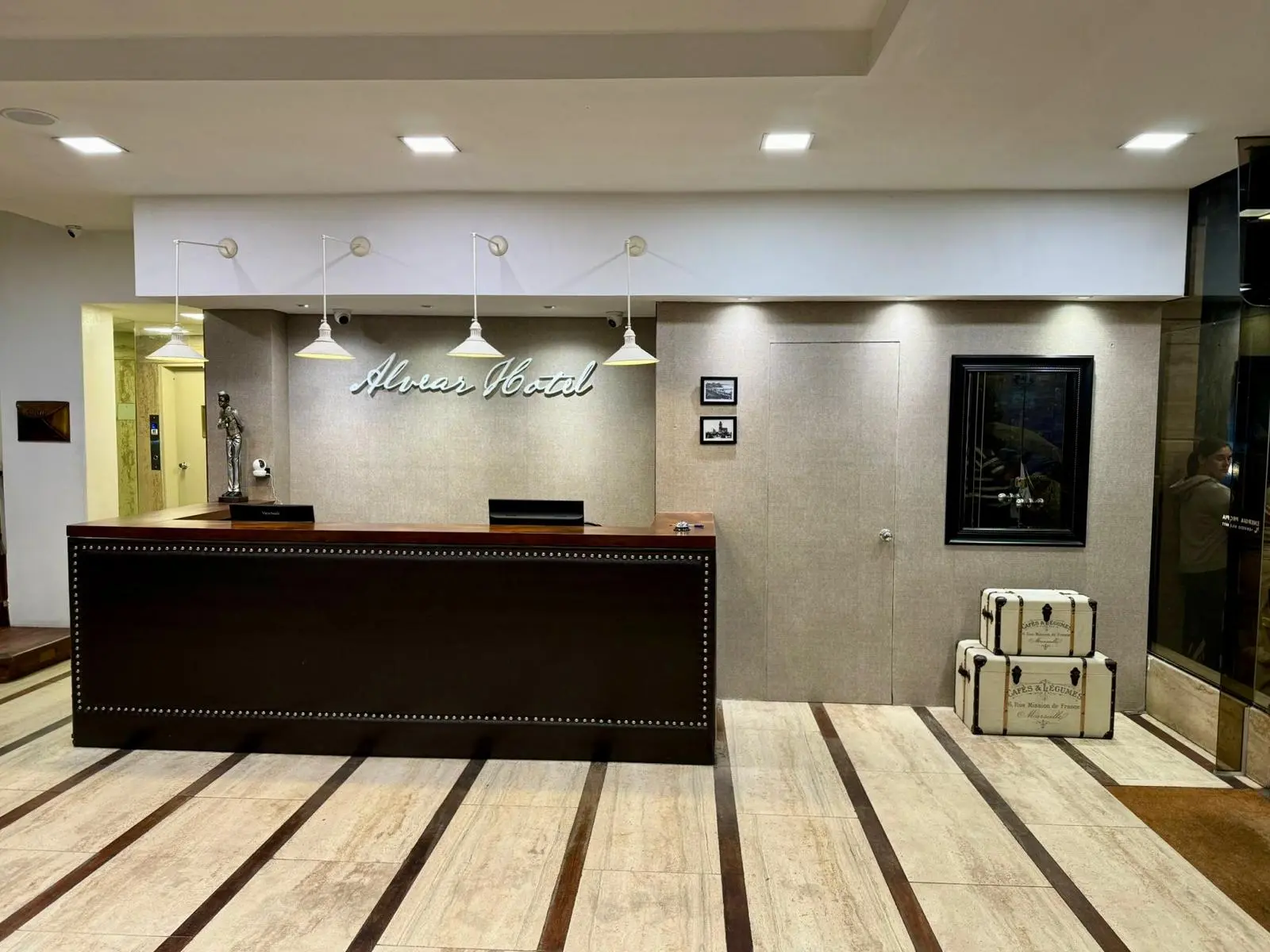 Alvear, Lobby