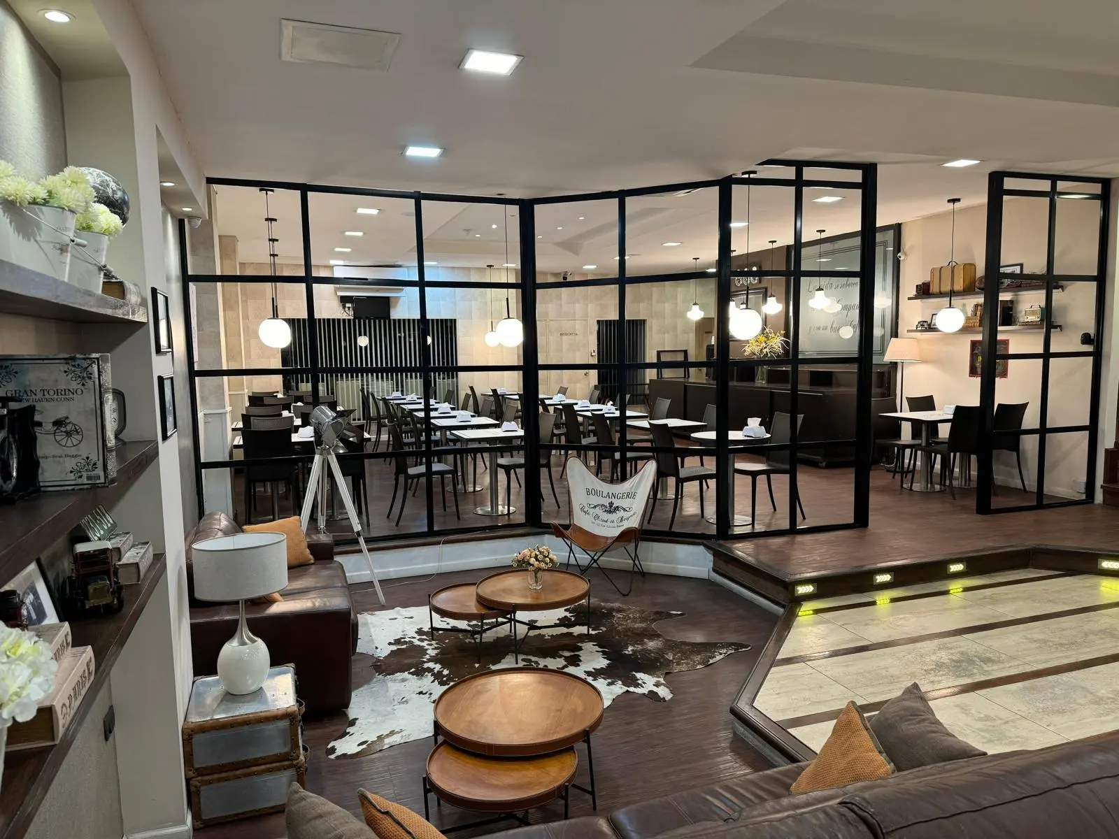 Alvear, Lobby
