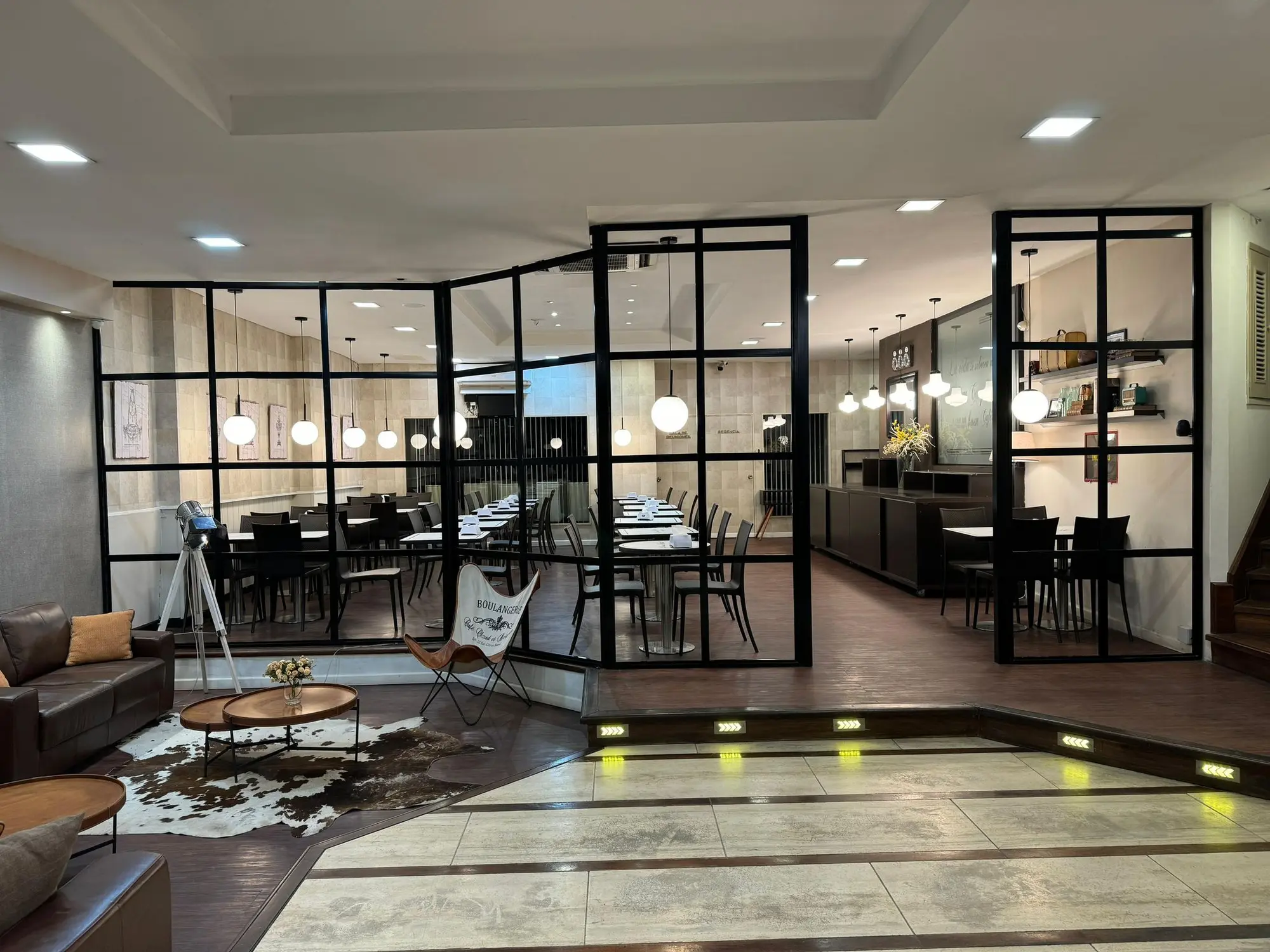 Alvear, Lobby