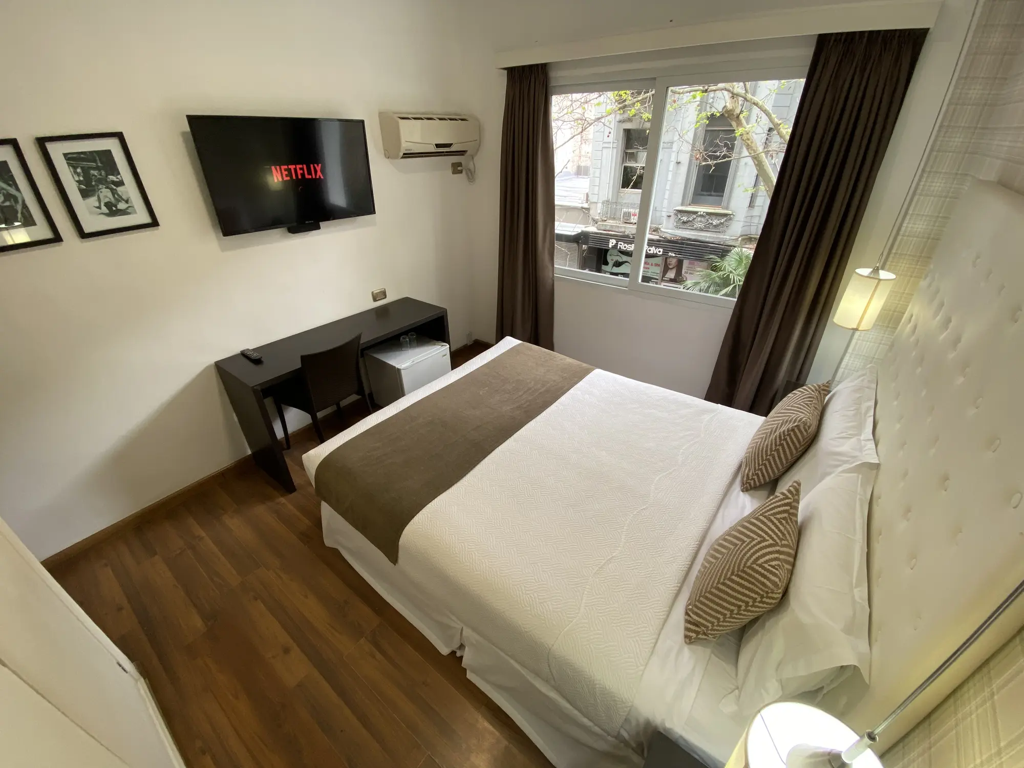 Alvear, Room