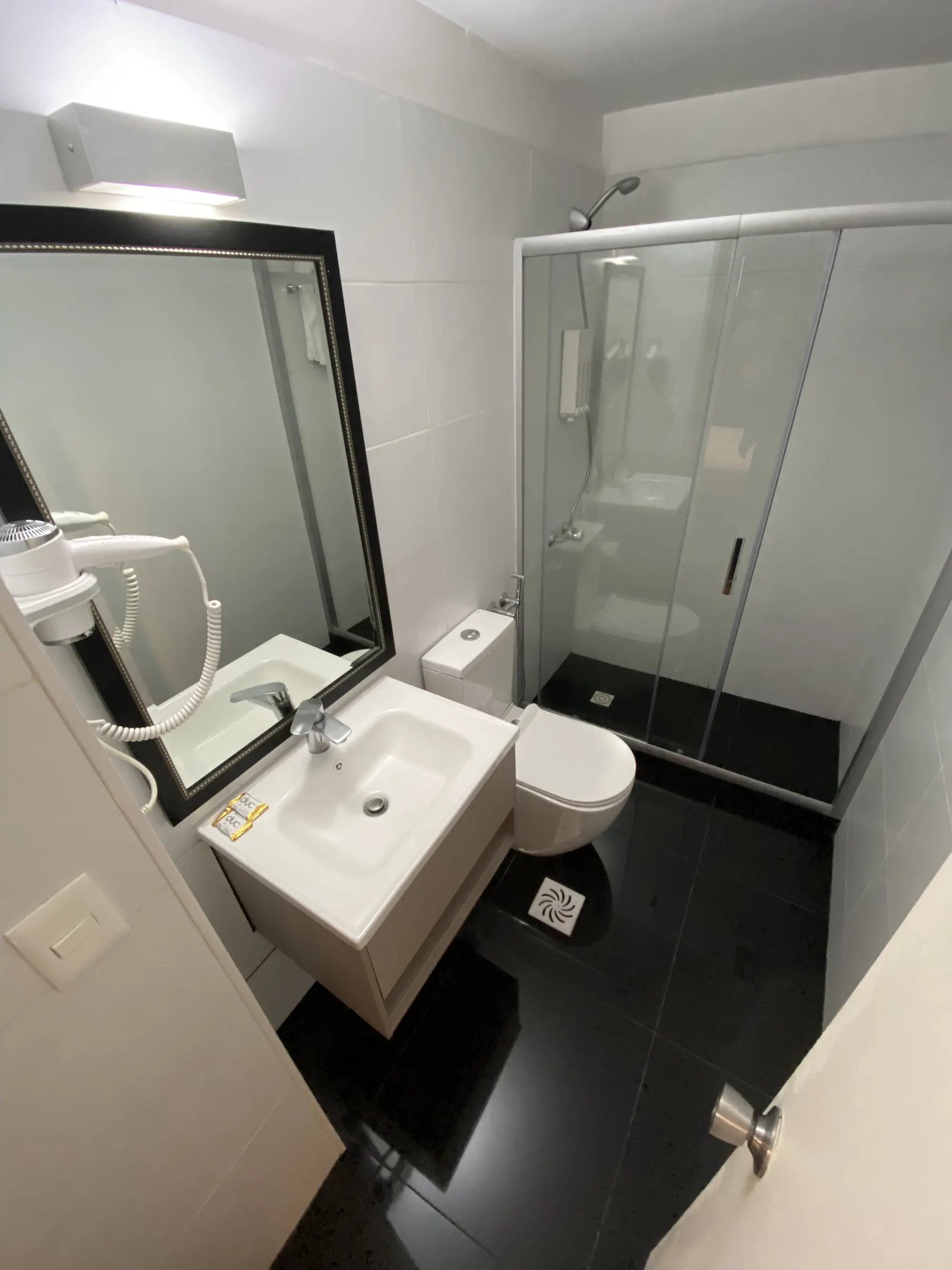 Alvear, Room