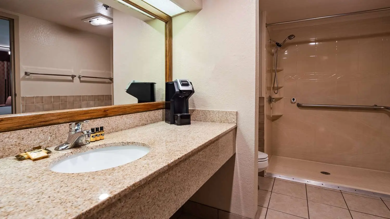 Eagle Suites OKC Airport, General view
