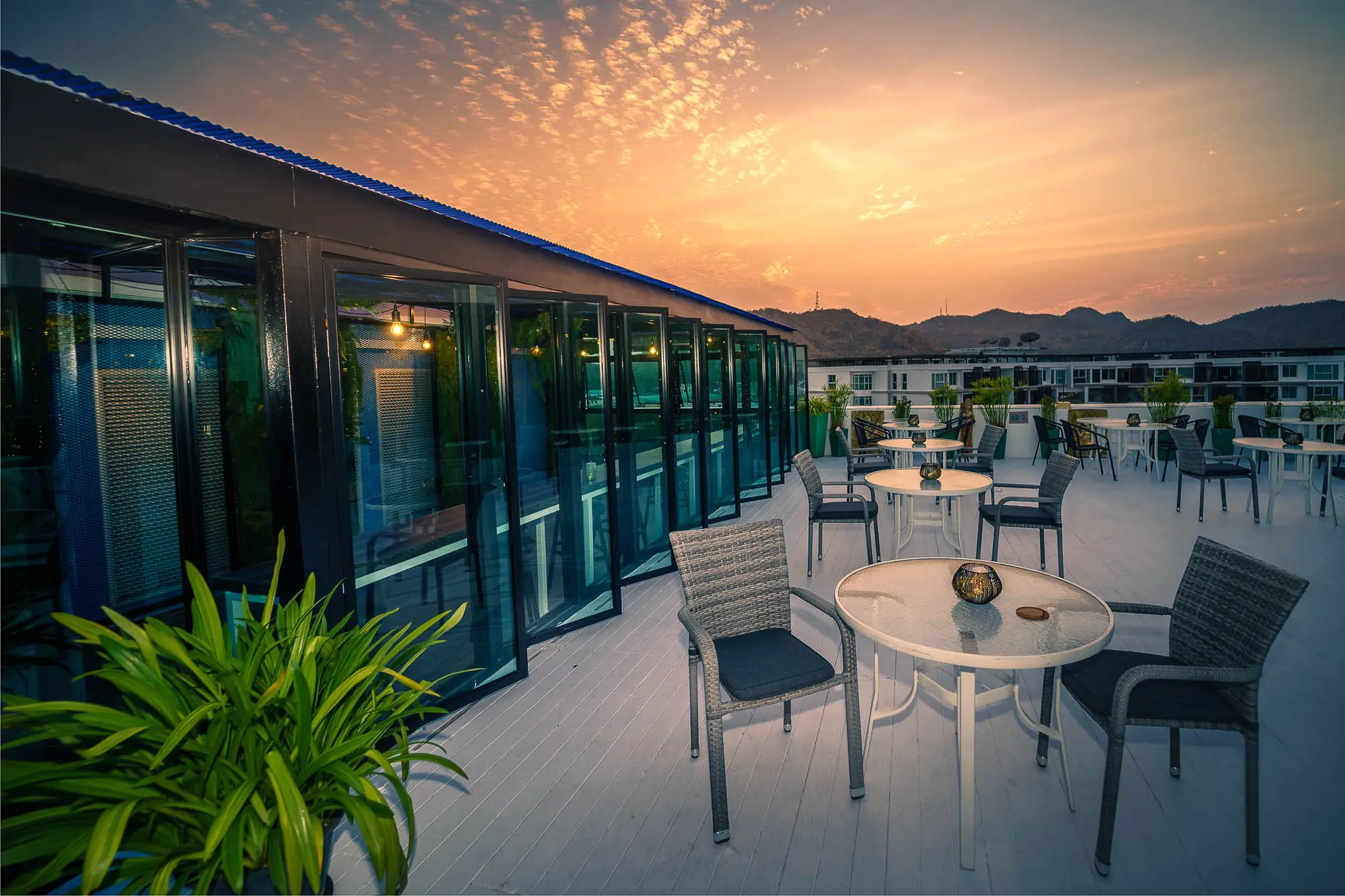 Royal Pavilion Hua Hin, Bar