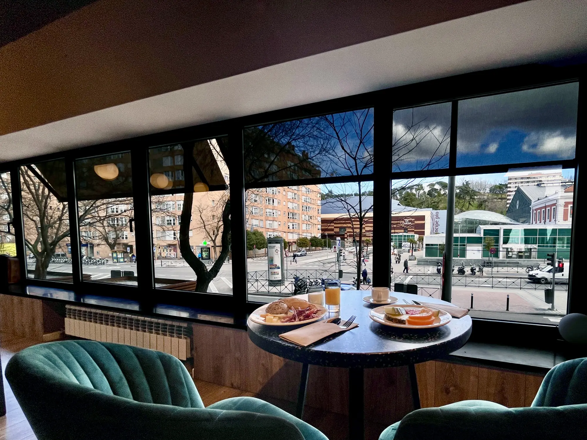 Acta Madfor Hotel, Restaurant