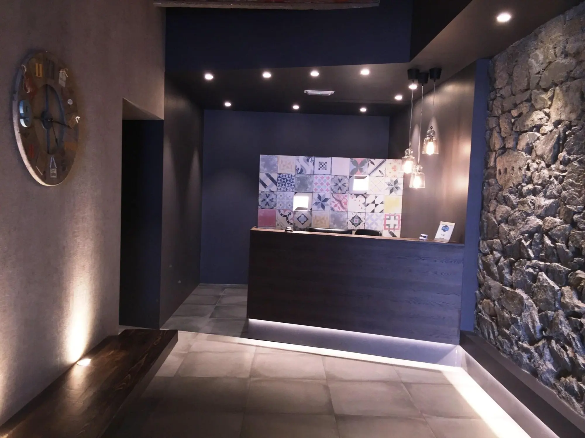 Tudel, Lobby