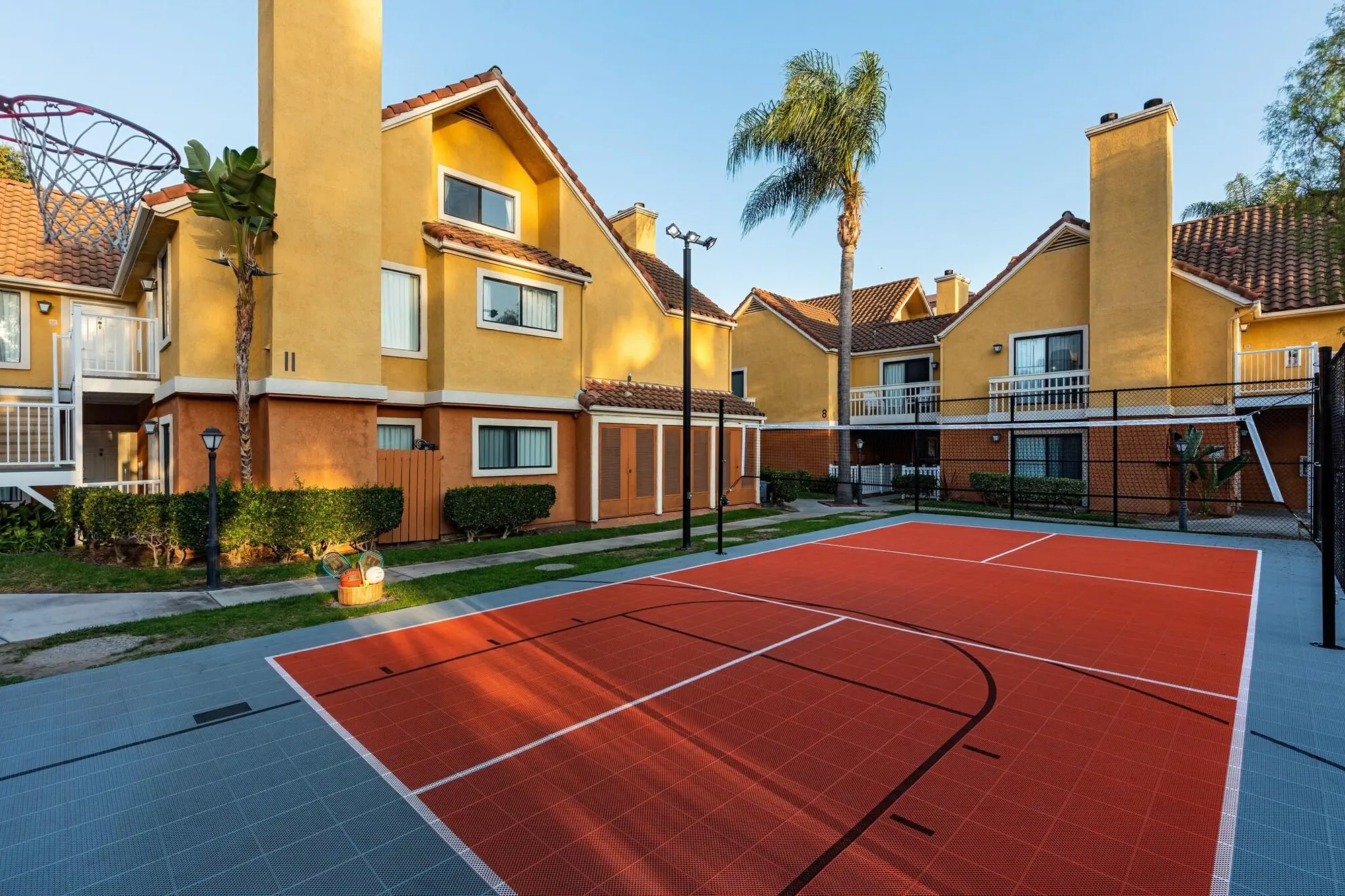 Clementine Hotel & Suites Anaheim, Sports and Entertainment