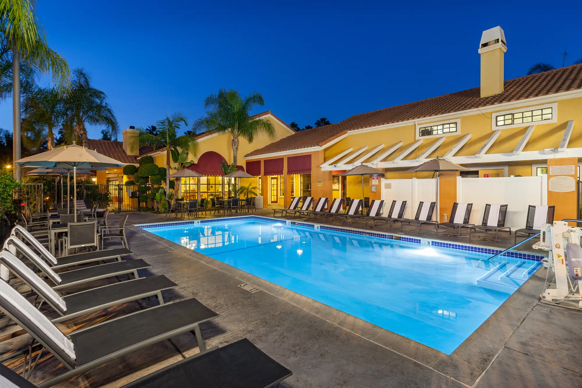 Clementine Hotel & Suites Anaheim, Pool
