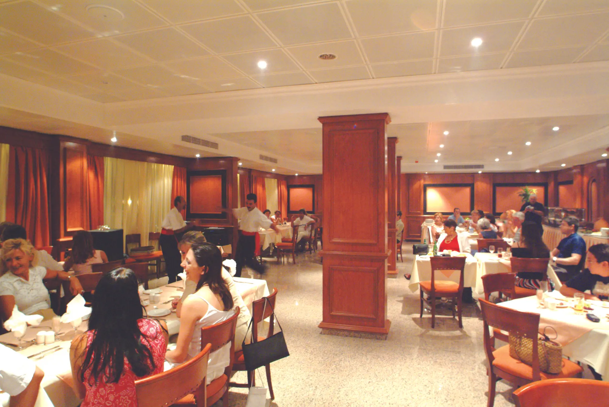 Kapetanios Limassol, Restaurant