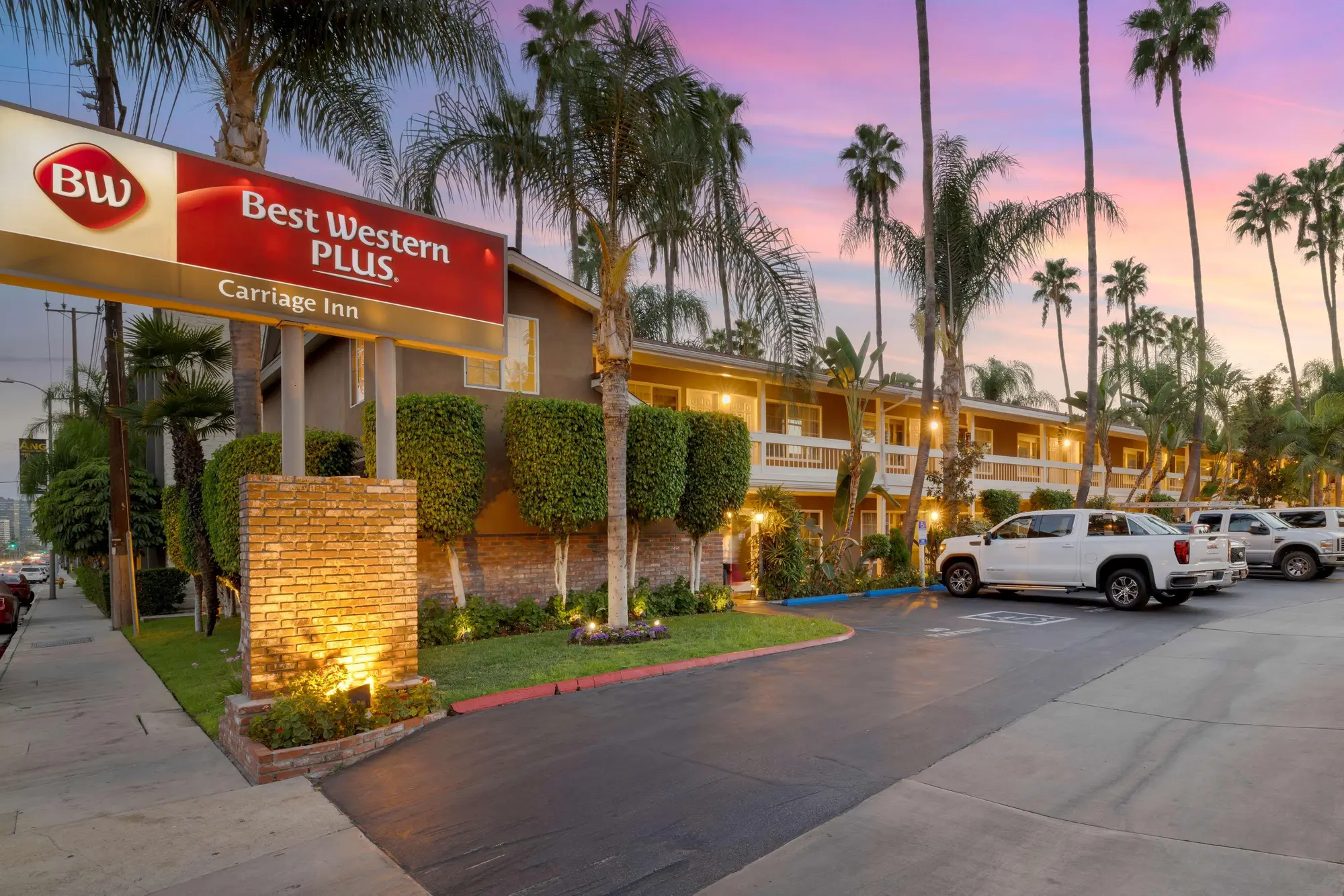 Best Western Plus Carriage Inn, General view