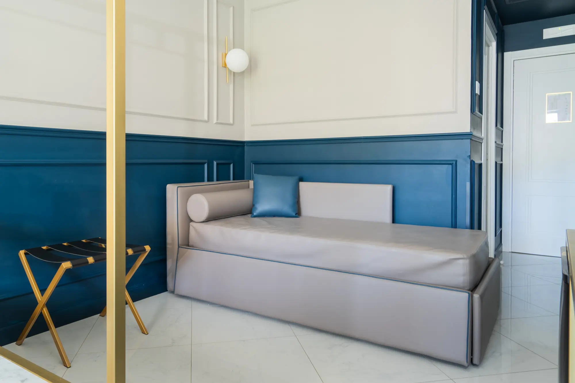 Mary Hotel, Room