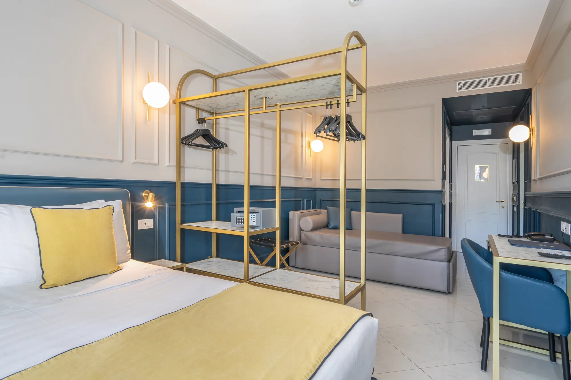 Mary Hotel, Room